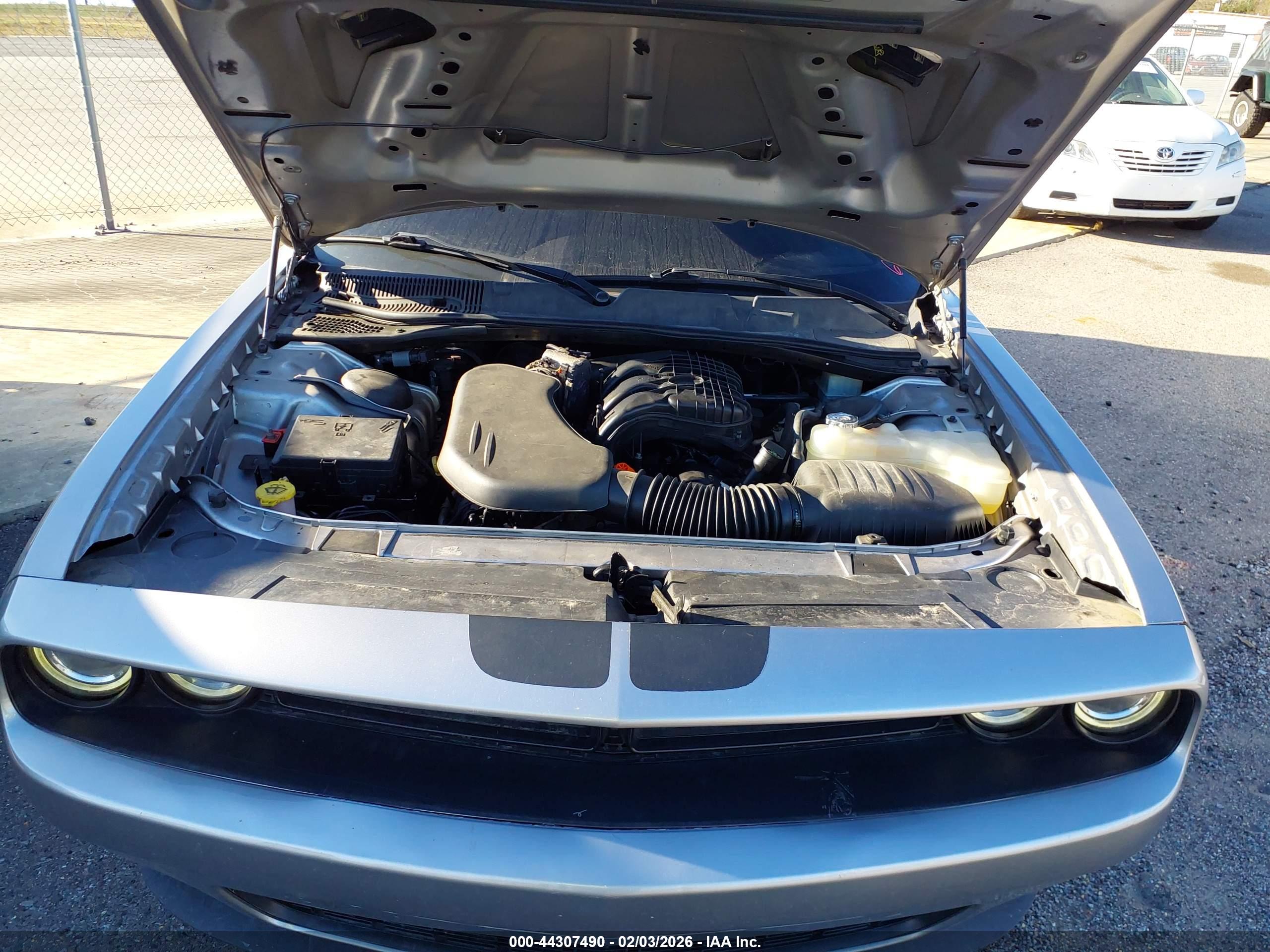 DODGE CHALLENGER image 10