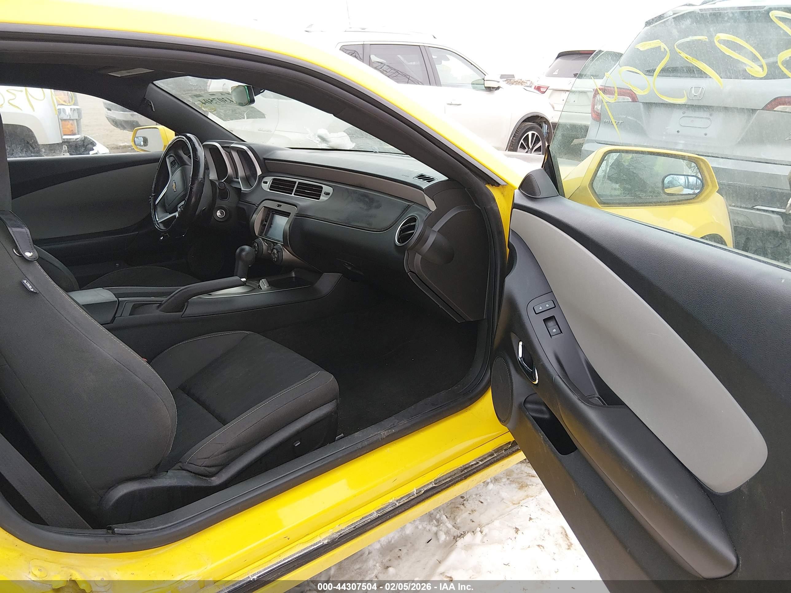 CHEVROLET CAMARO image 5