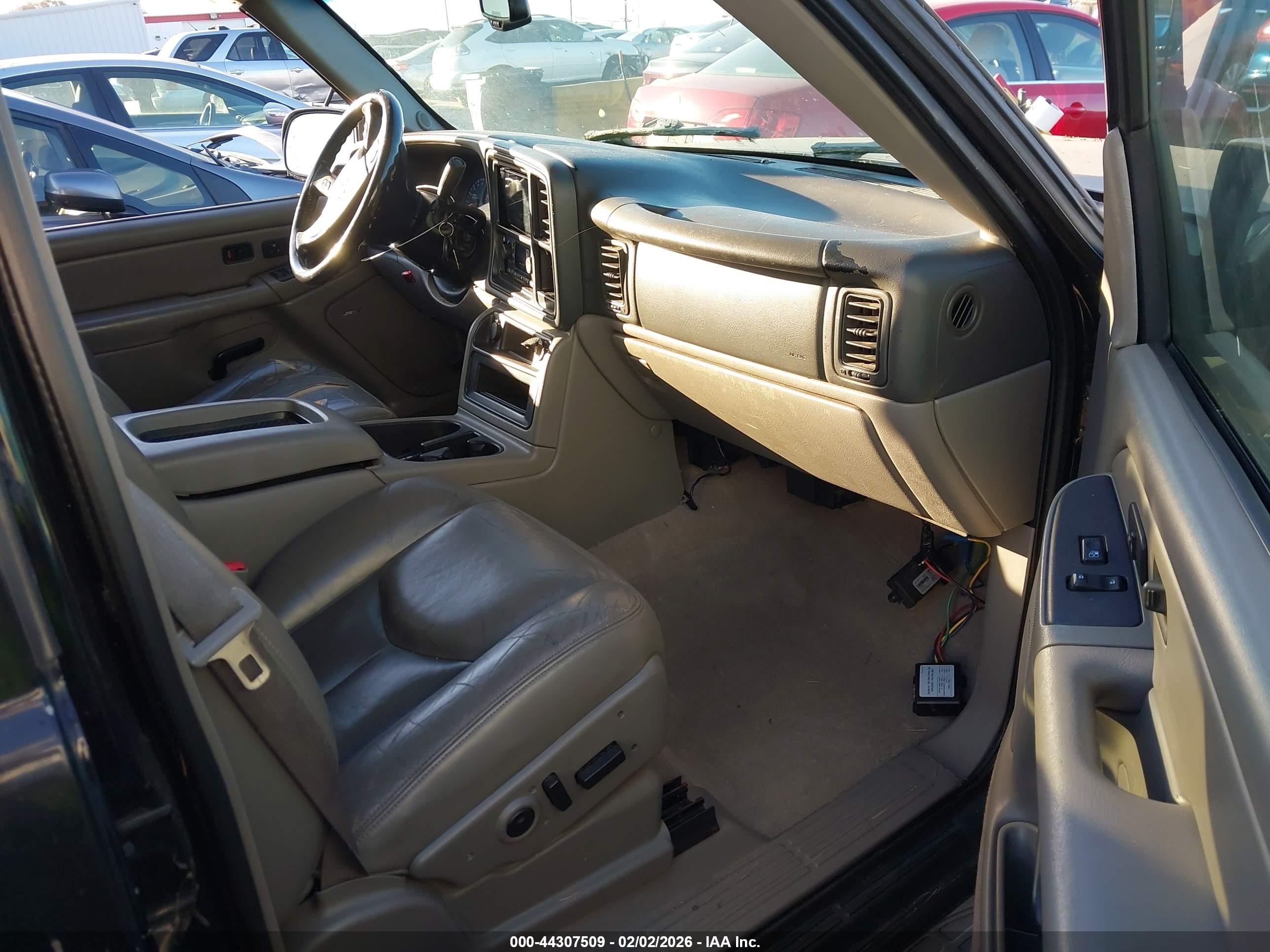 CHEVROLET TAHOE image 5