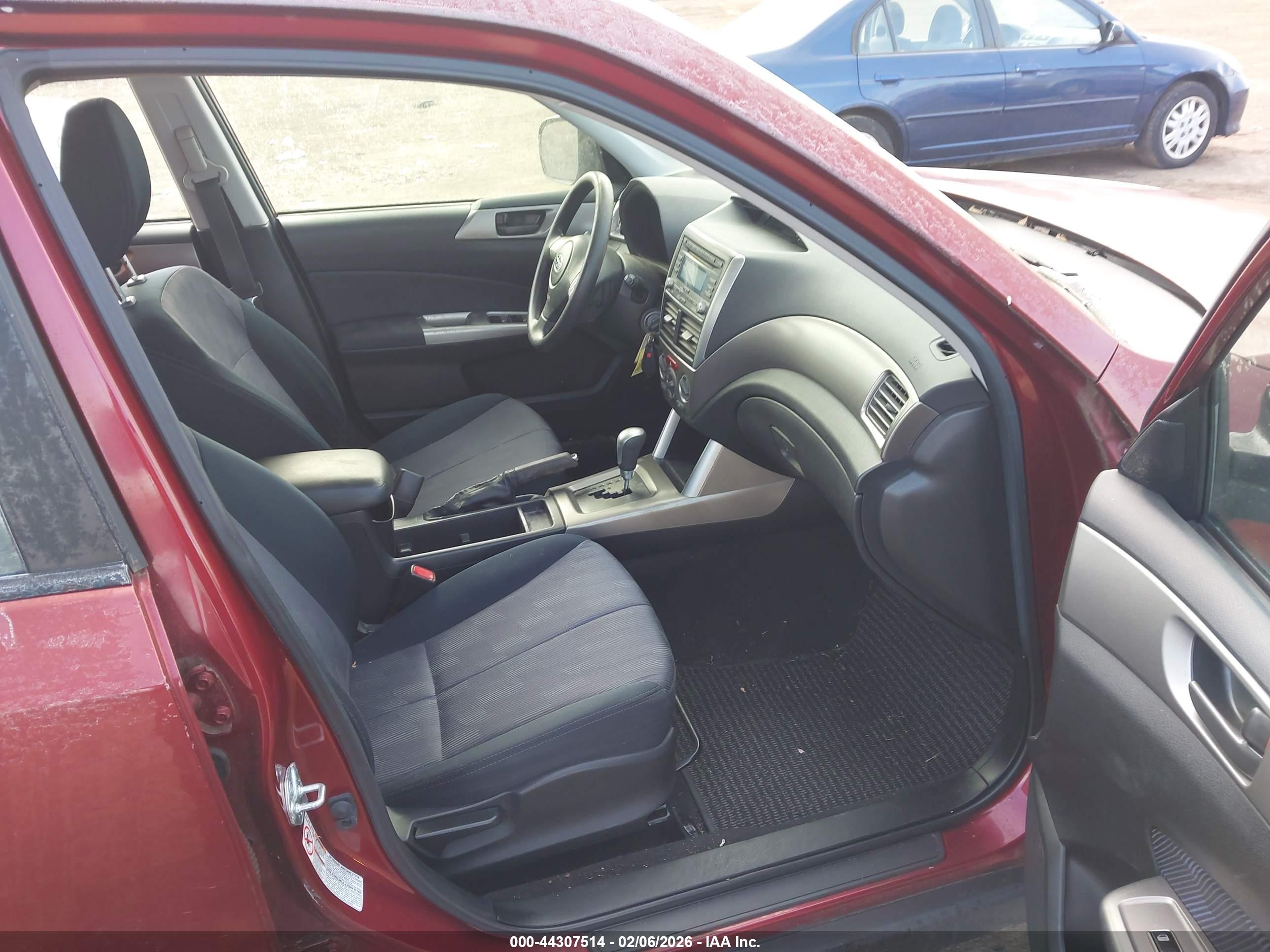 SUBARU FORESTER image 5