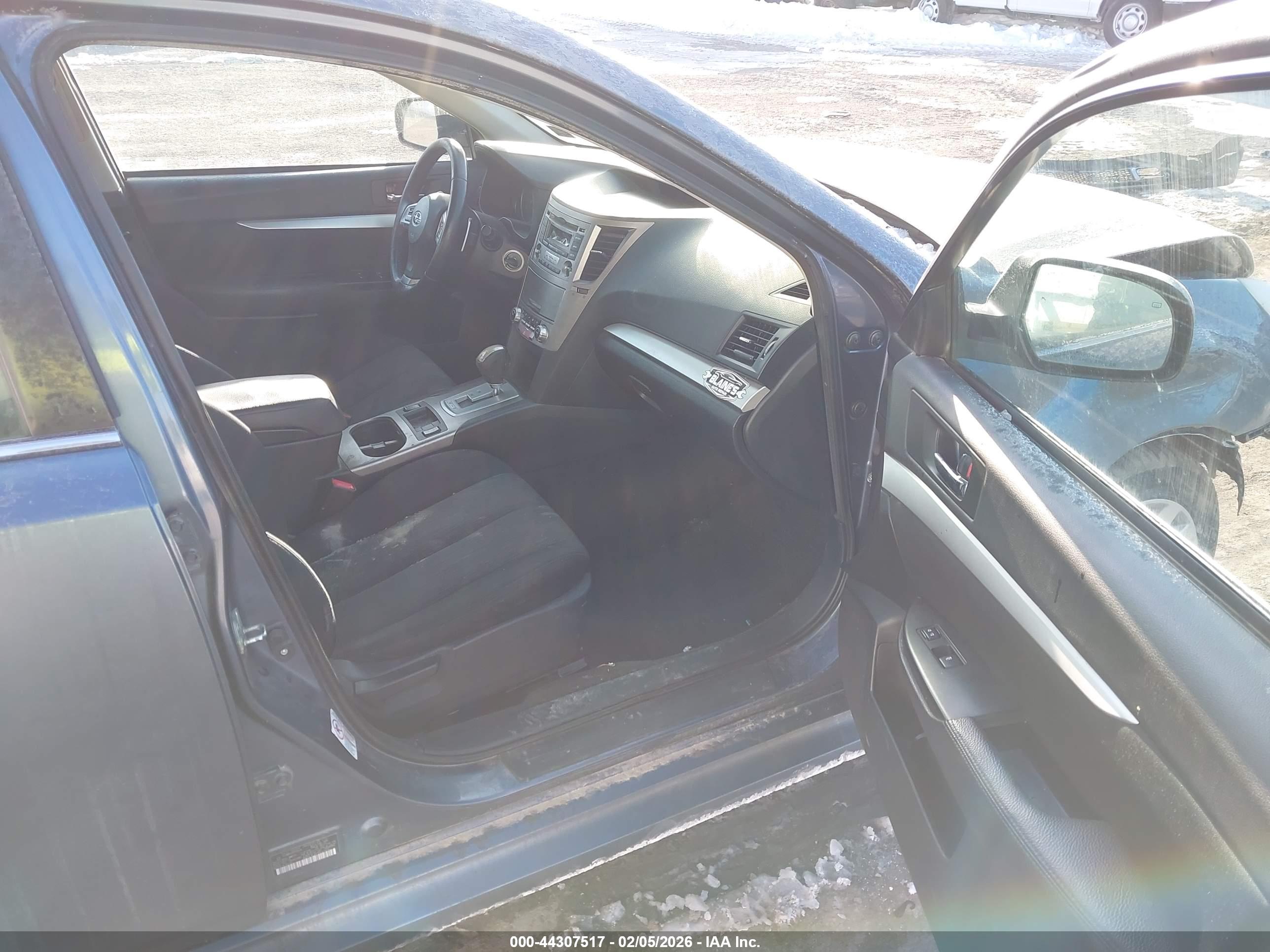 SUBARU LEGACY image 5