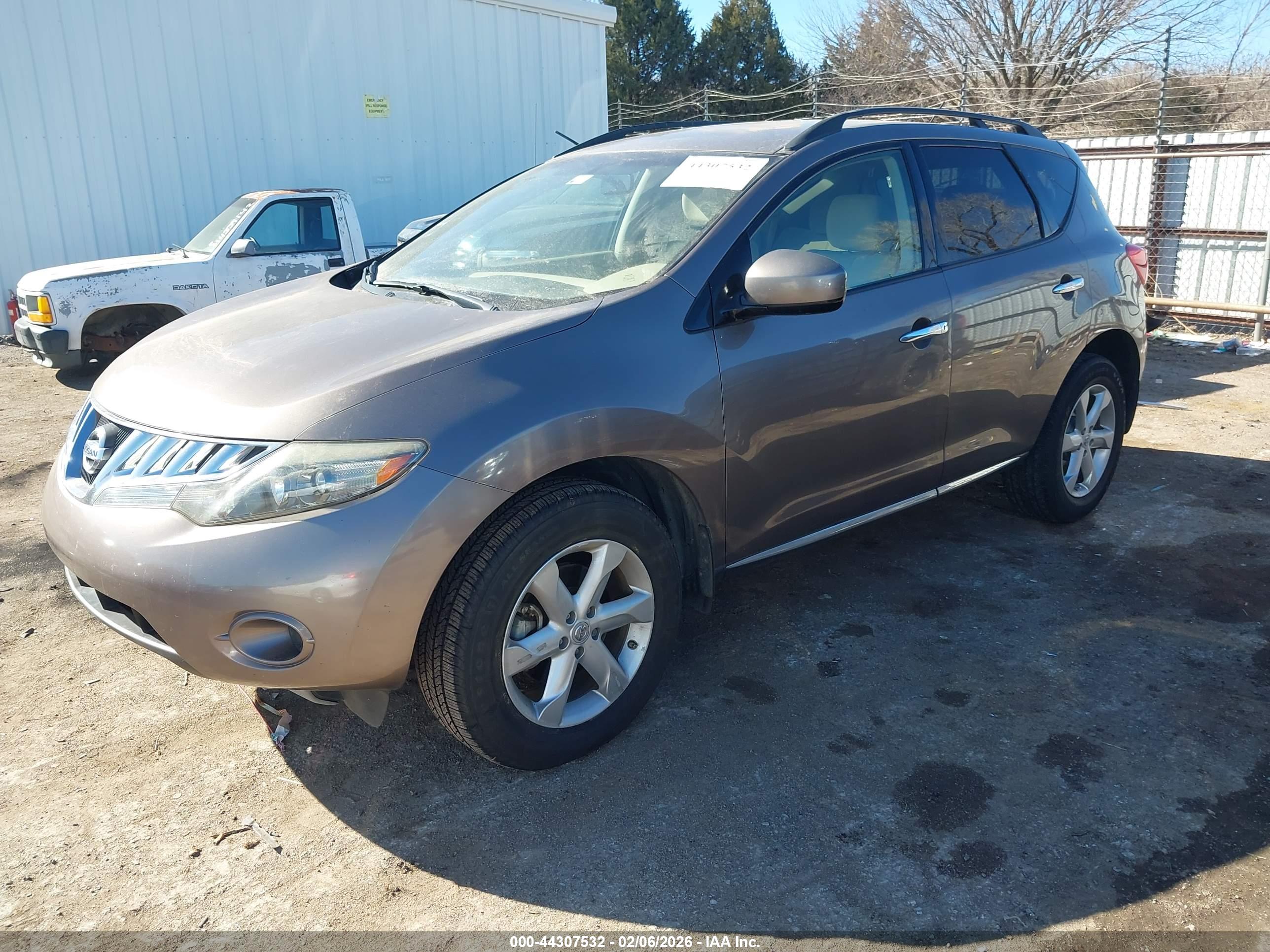 NISSAN MURANO image 2
