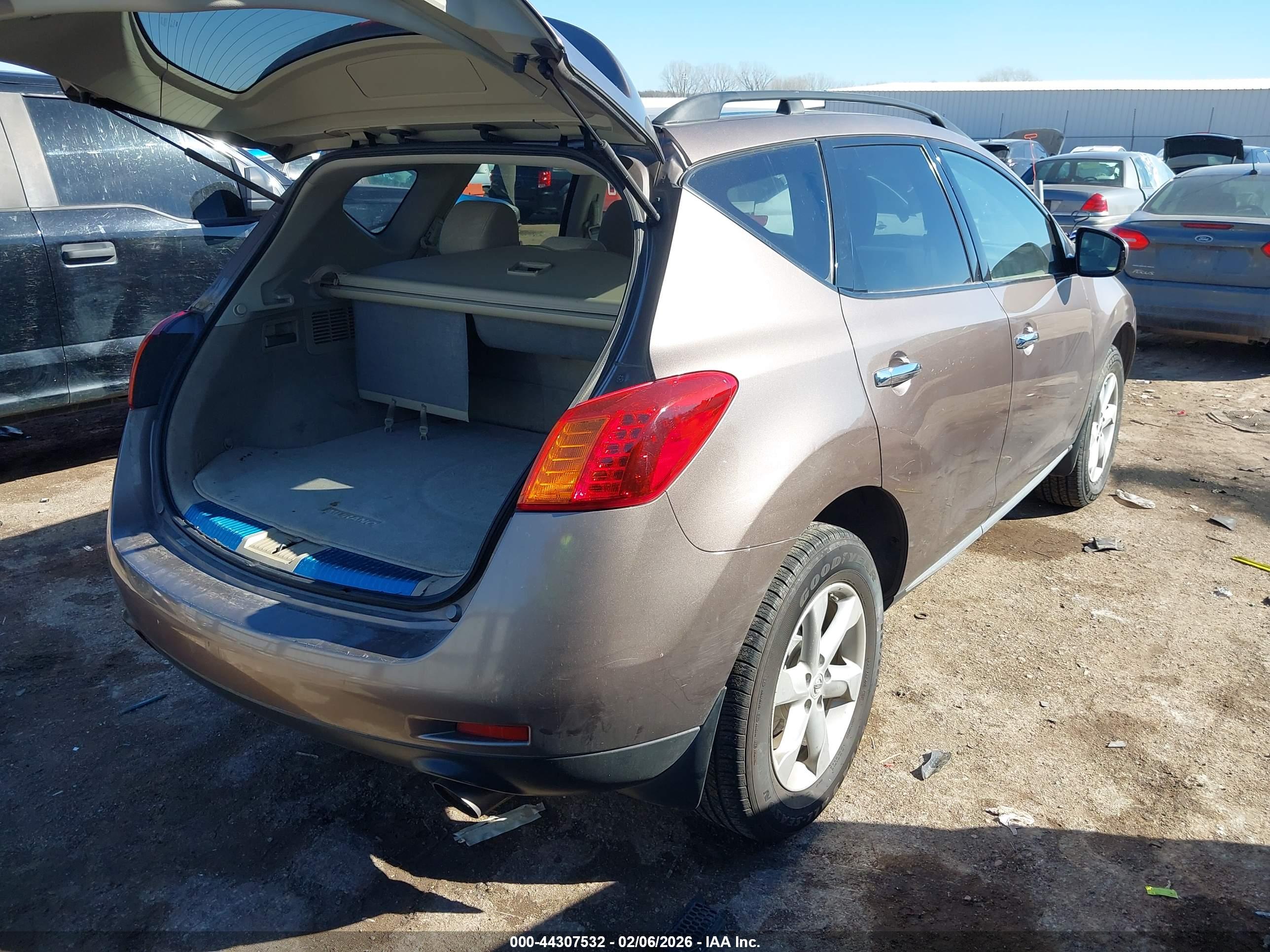 NISSAN MURANO image 4