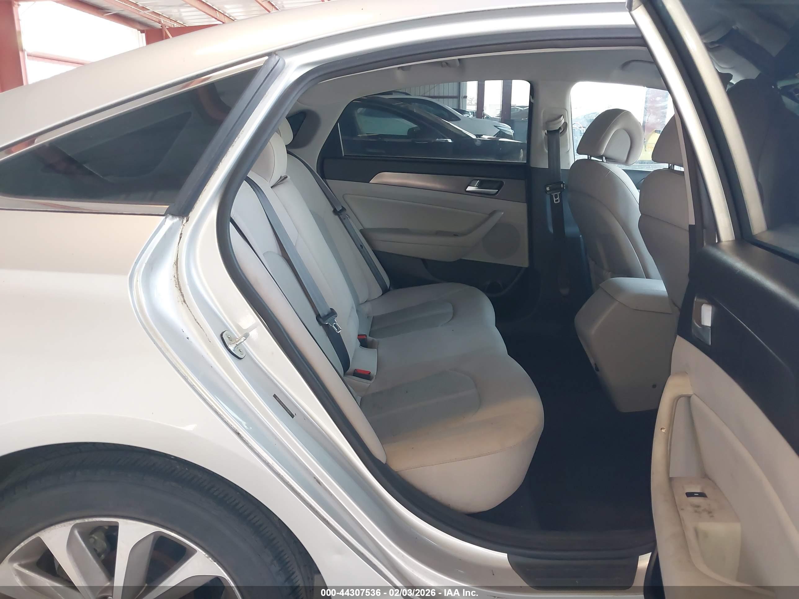 HYUNDAI SONATA image 8