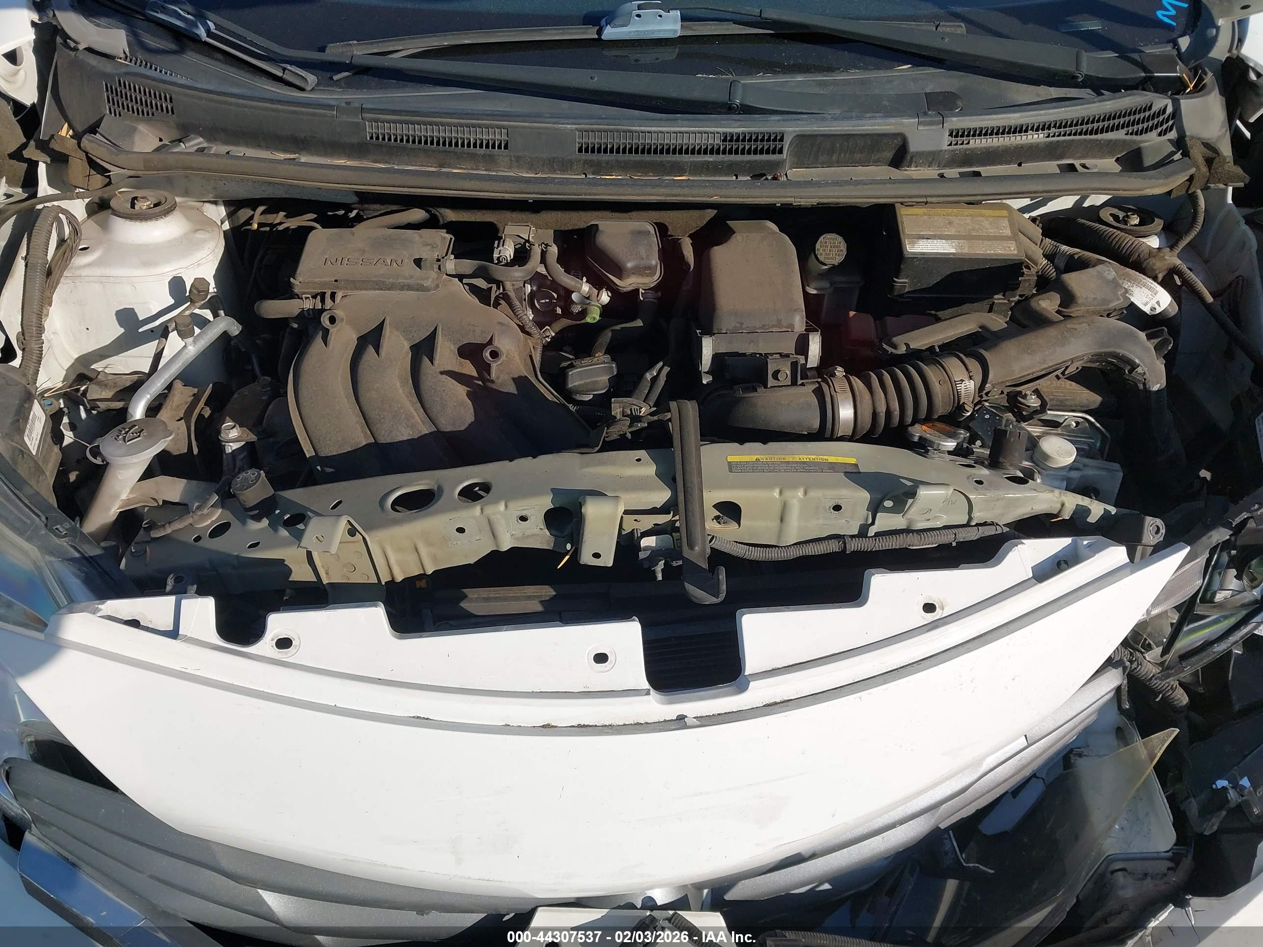 NISSAN VERSA image 10