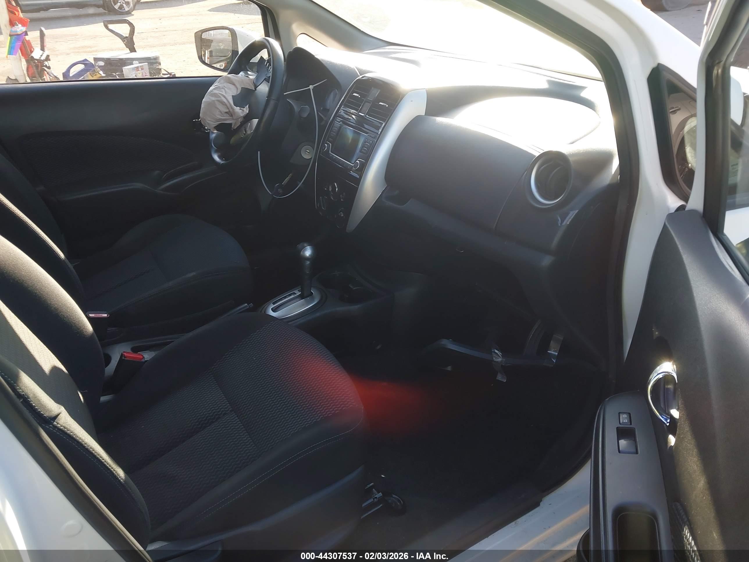 NISSAN VERSA image 5