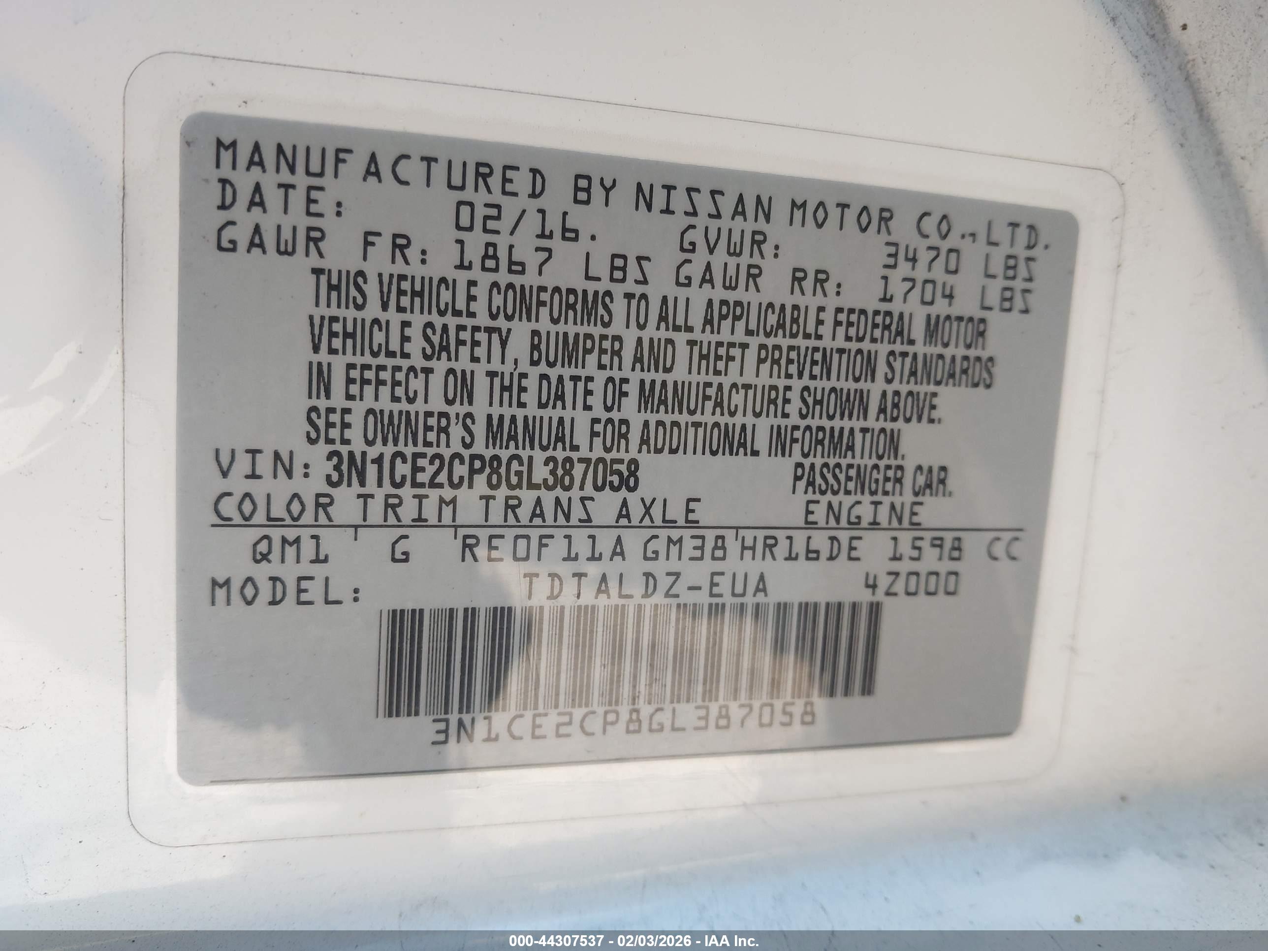 NISSAN VERSA image 9
