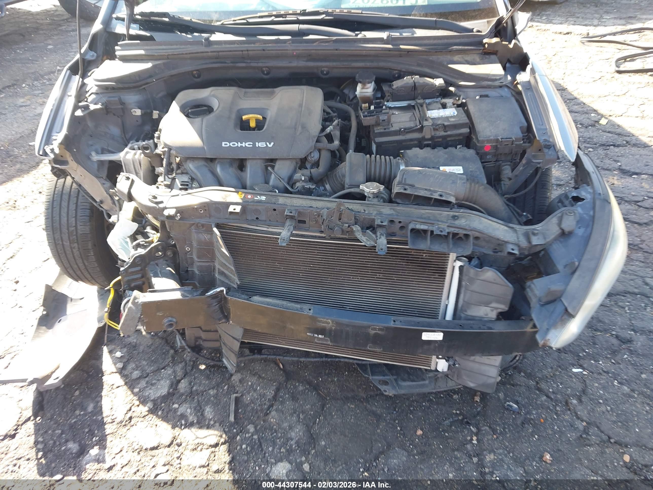 HYUNDAI ELANTRA image 10