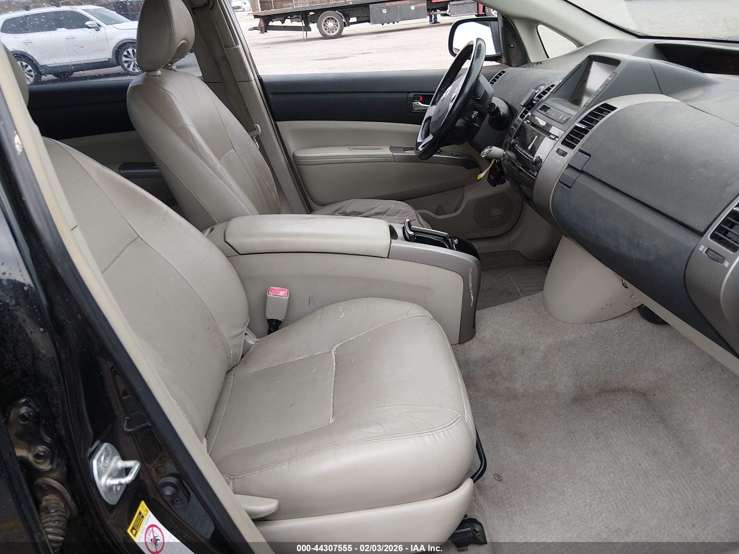 TOYOTA PRIUS image 5