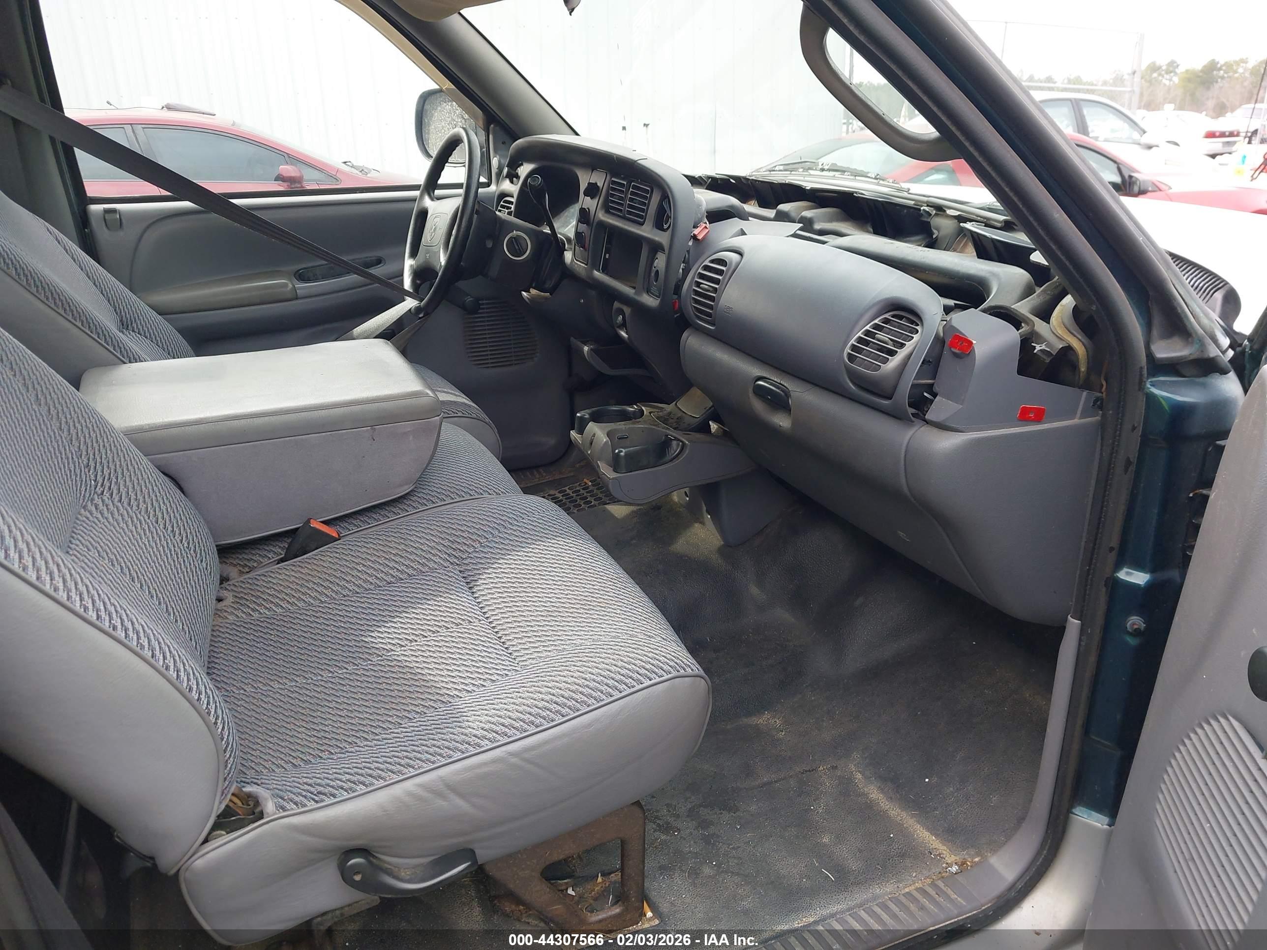 DODGE RAM image 5