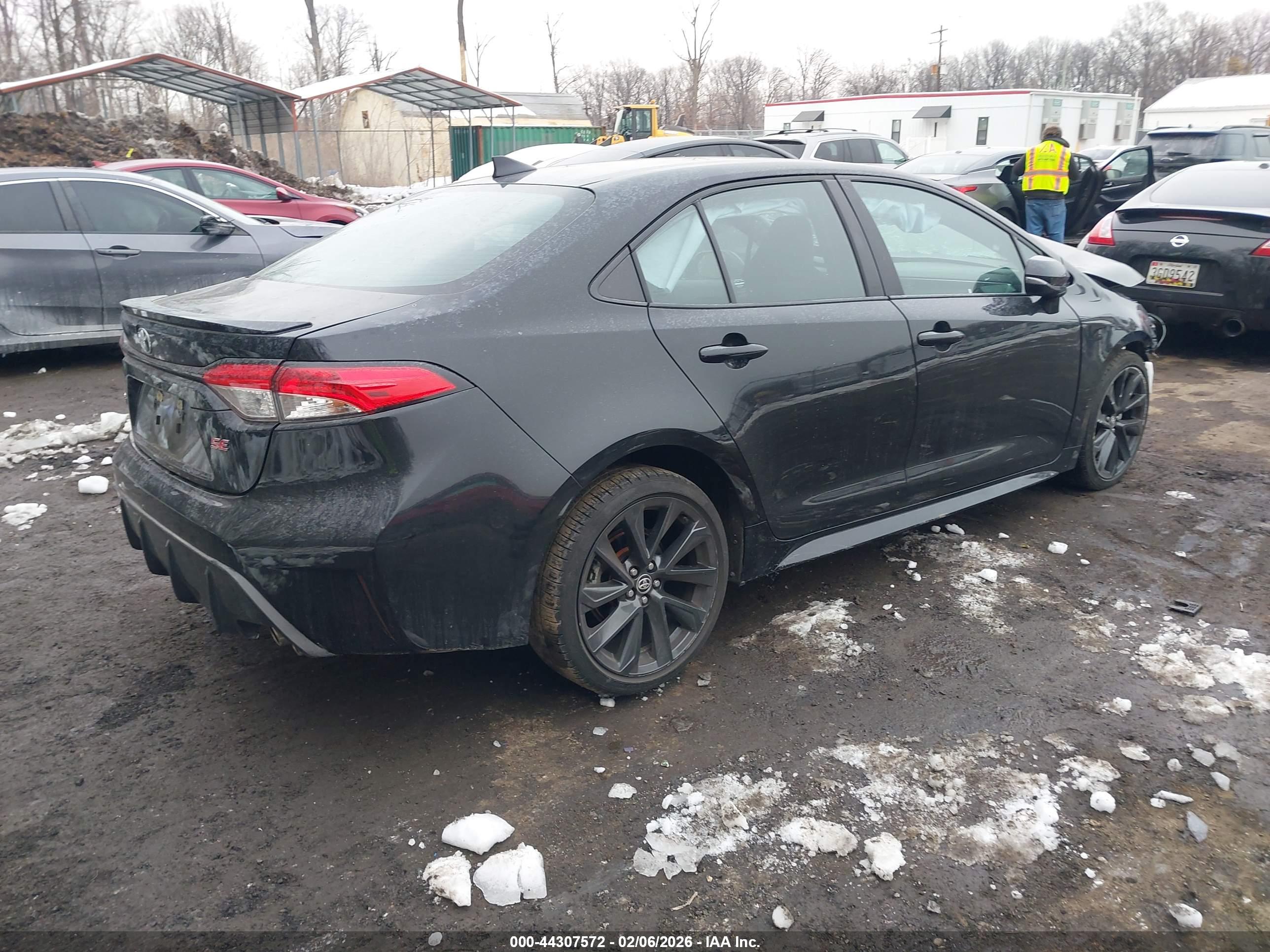 TOYOTA COROLLA image 4