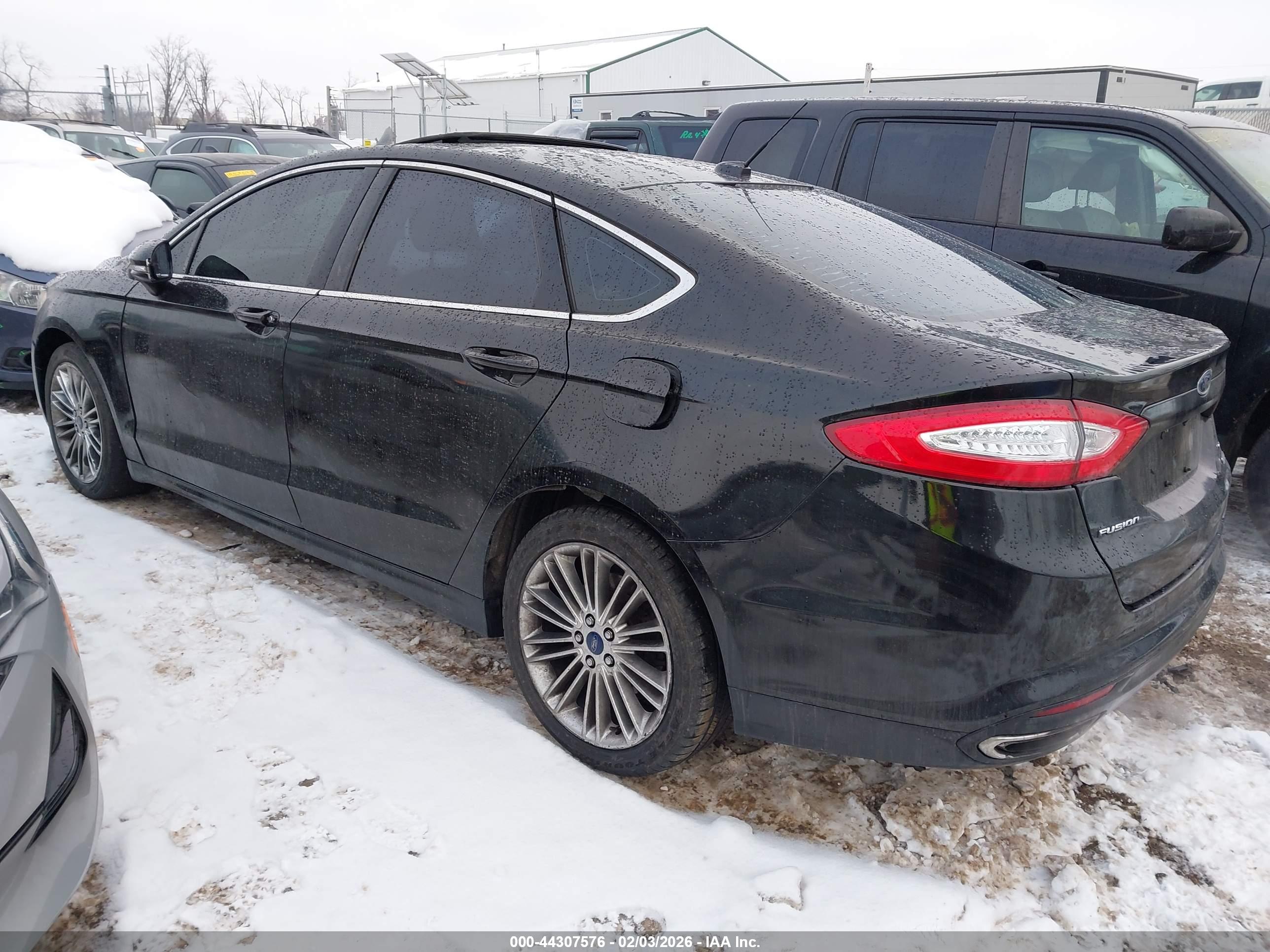 FORD FUSION image 3