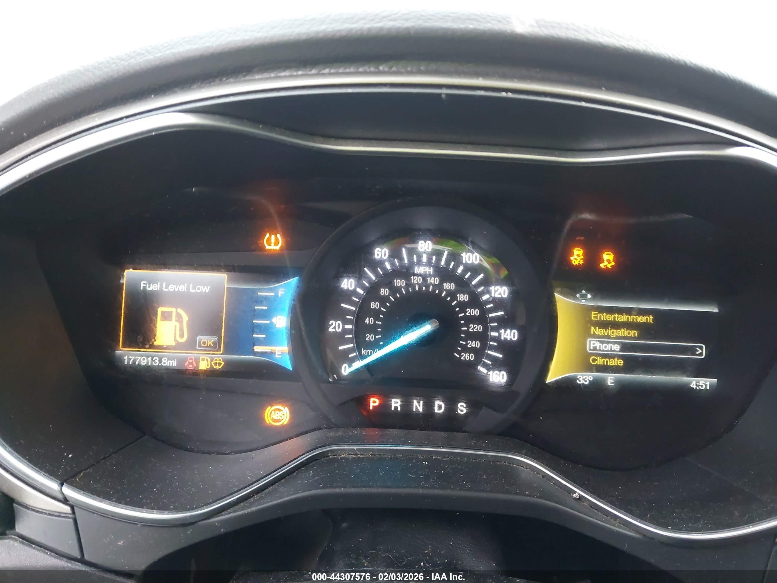 FORD FUSION image 7