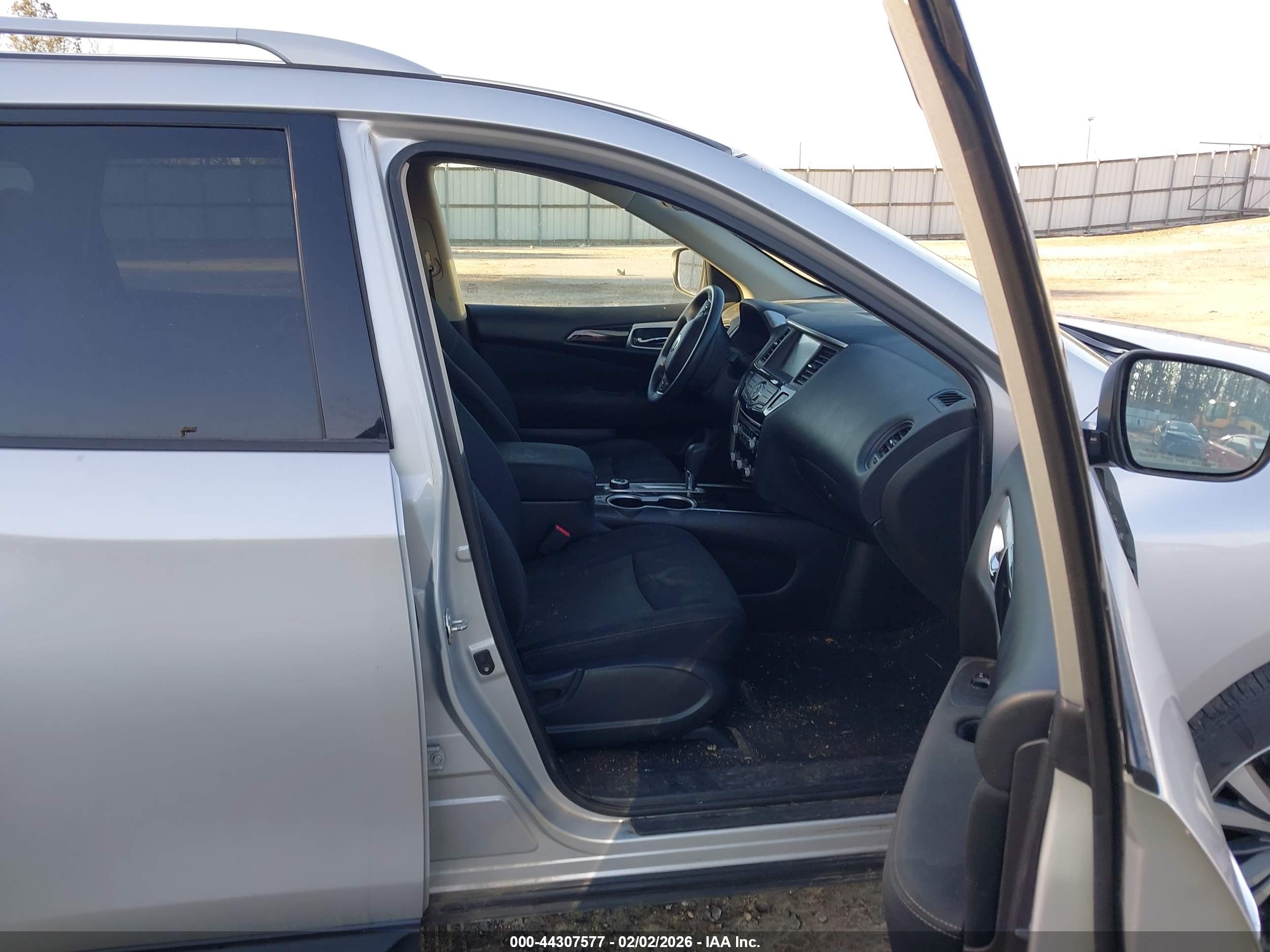 NISSAN PATHFINDER image 5