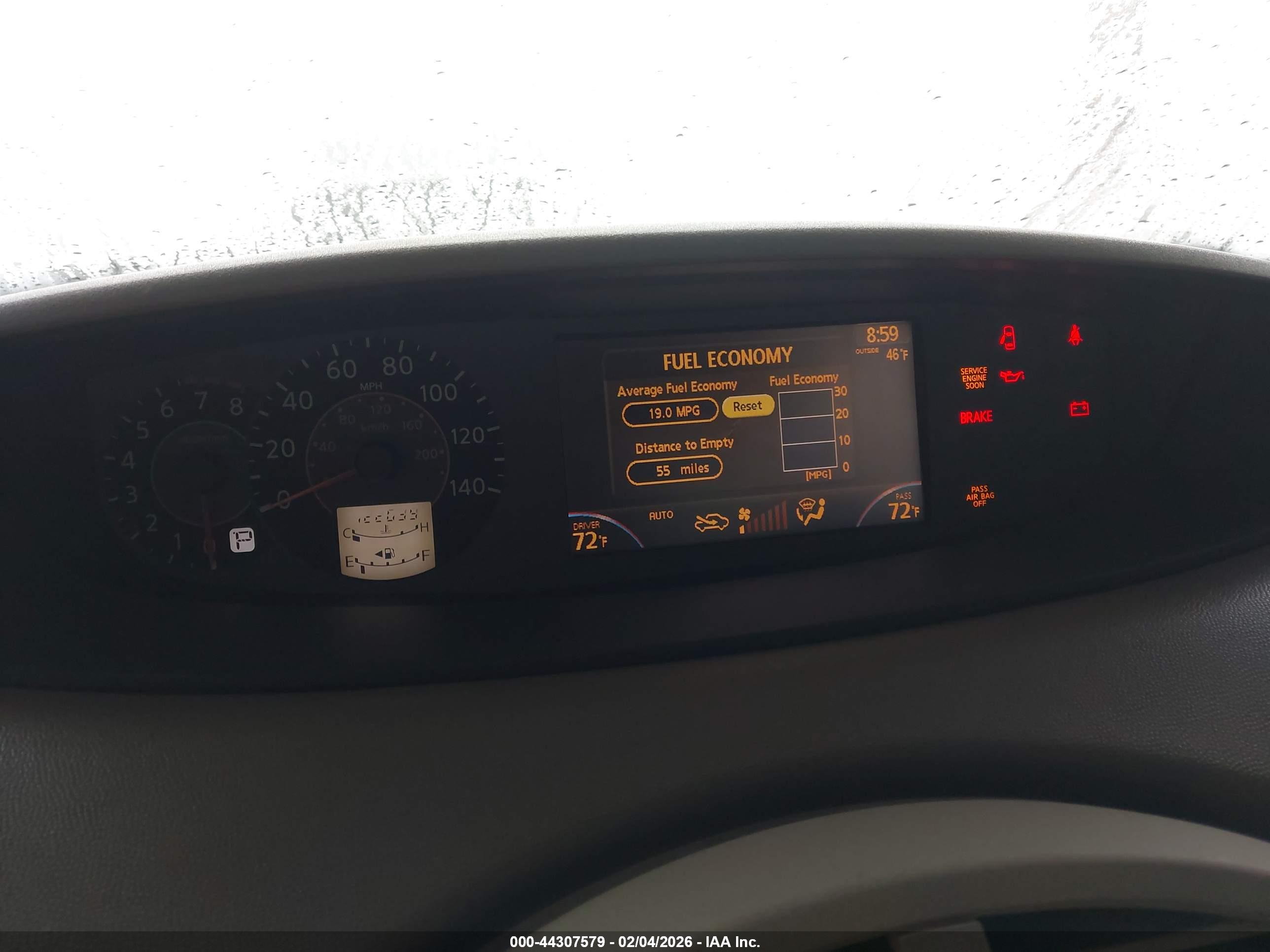 NISSAN QUEST image 7