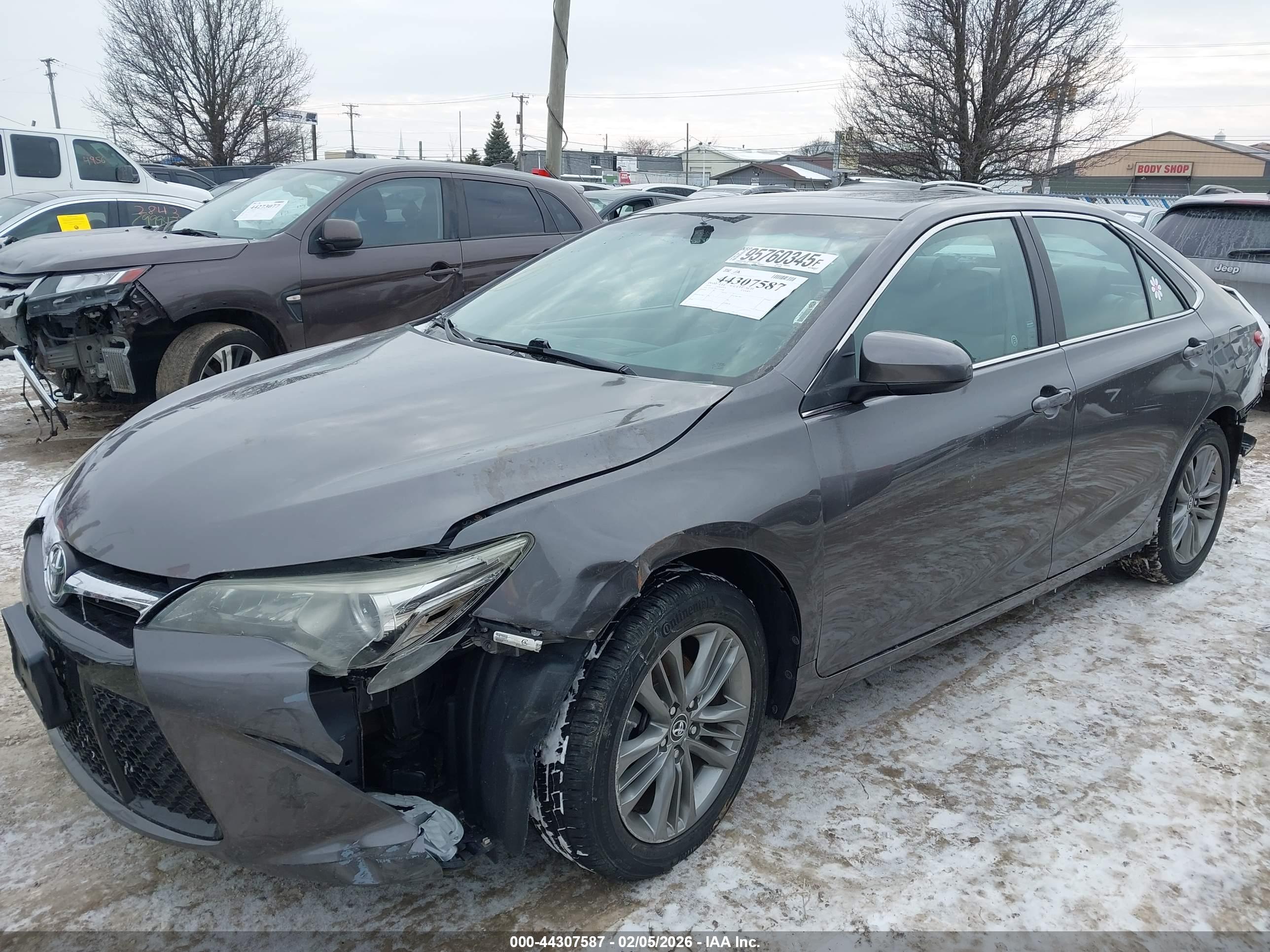 TOYOTA CAMRY image 2