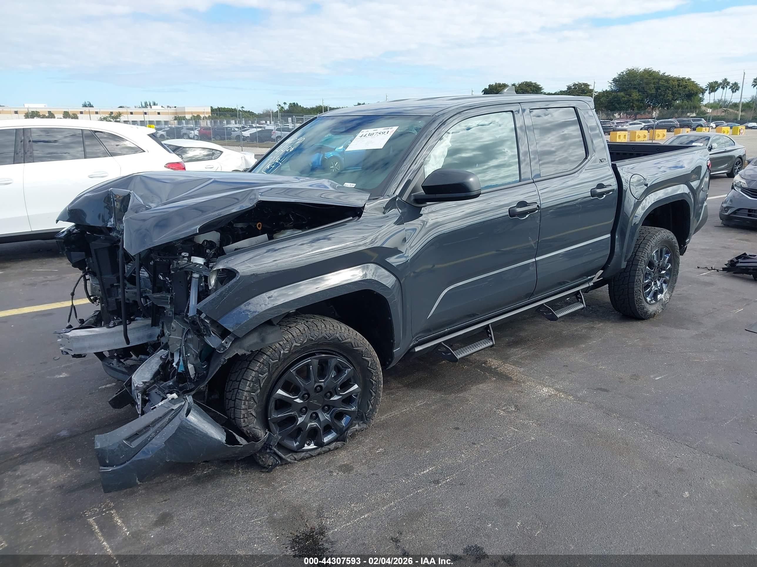 TOYOTA TACOMA image 2