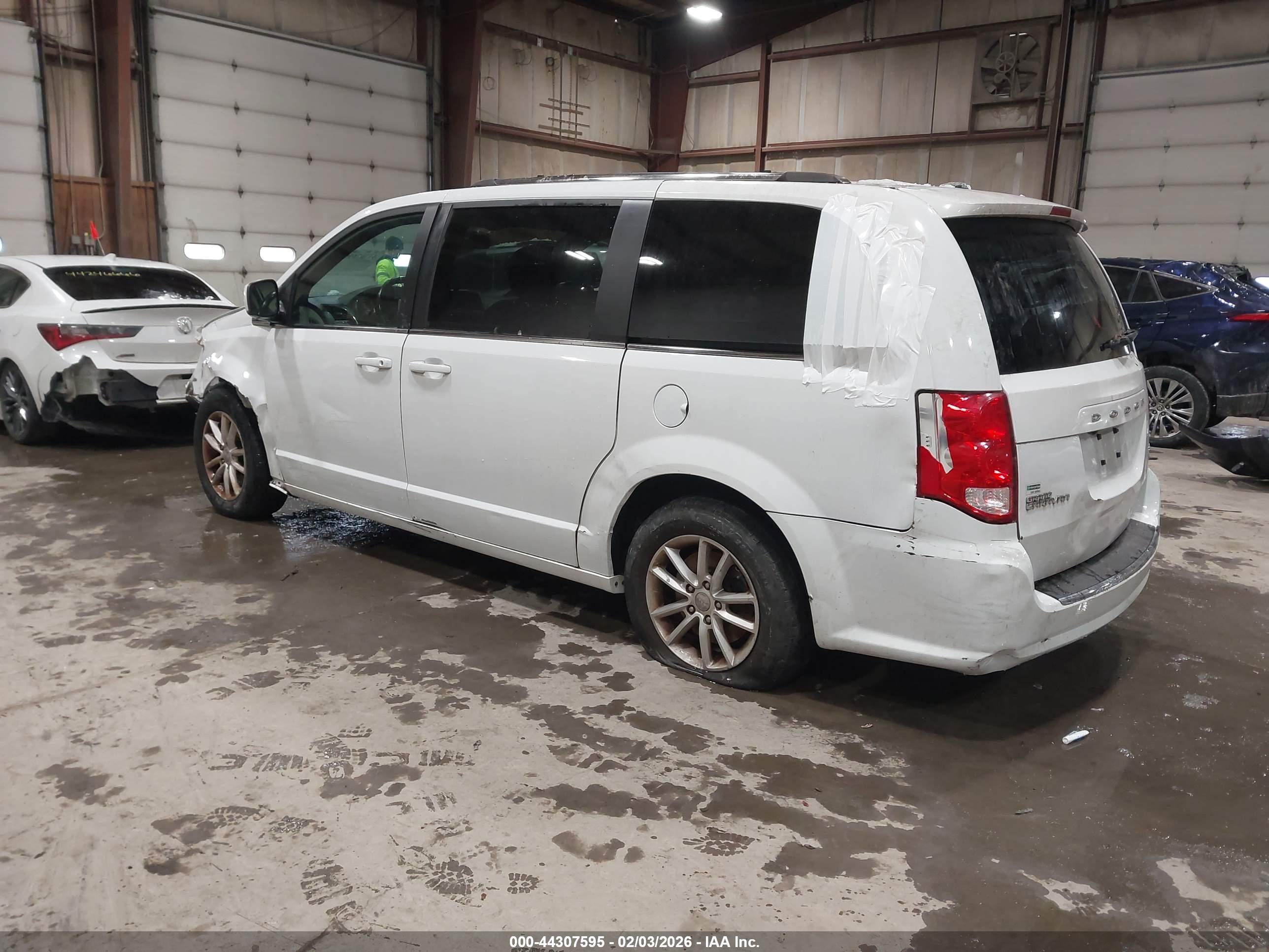 DODGE GRAND image 3