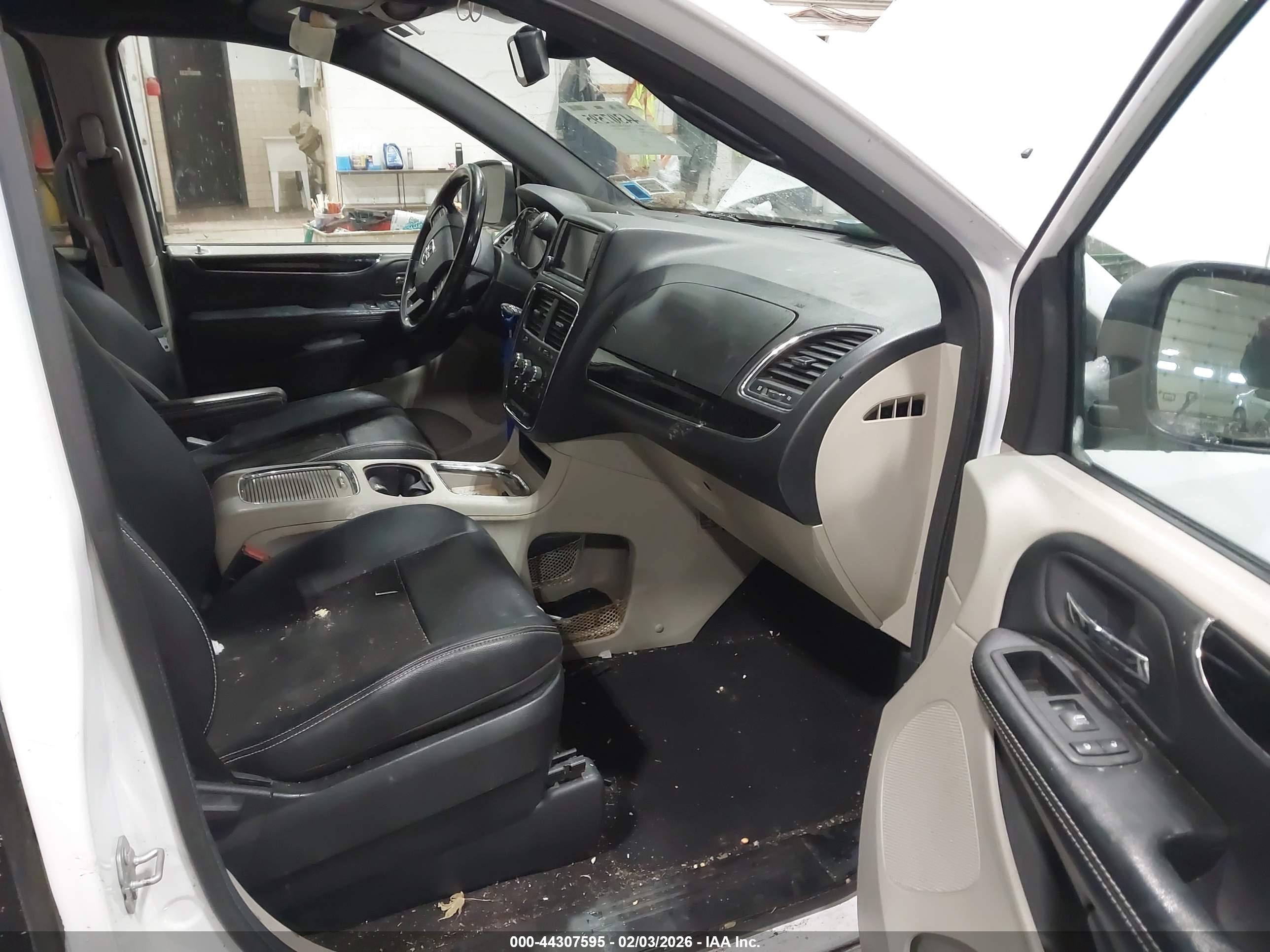 DODGE GRAND image 5