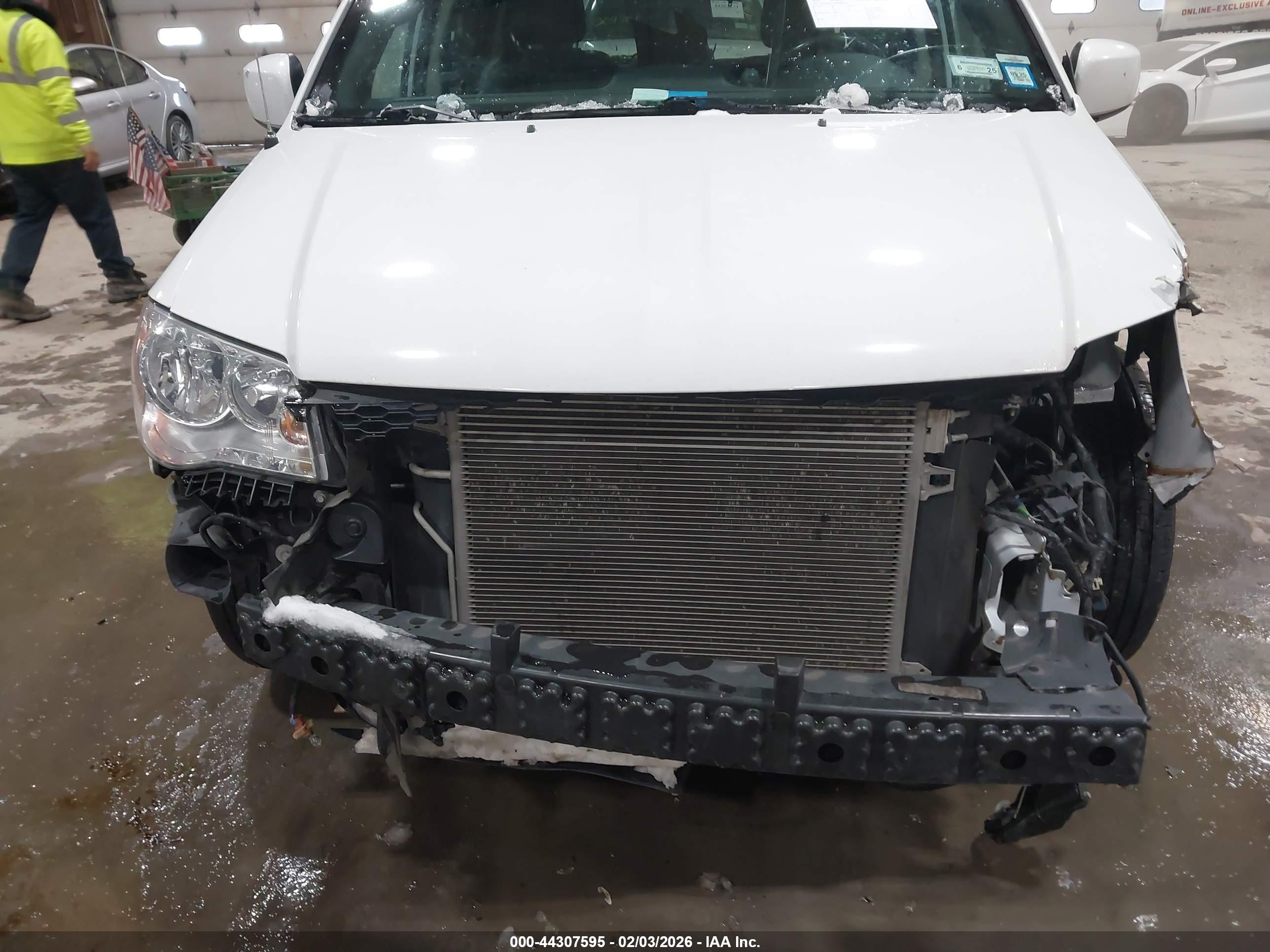 DODGE GRAND image 6