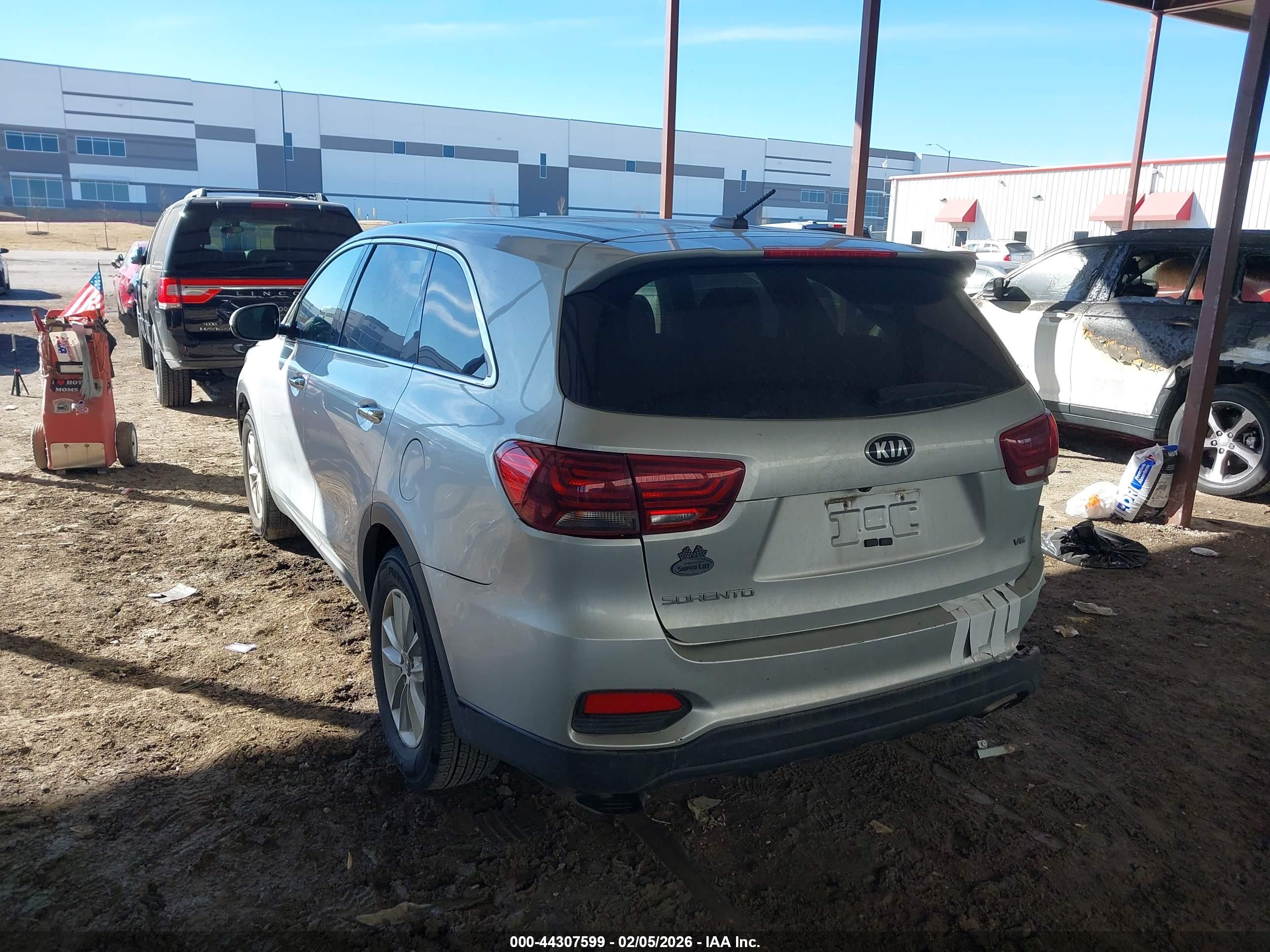 KIA SORENTO image 3