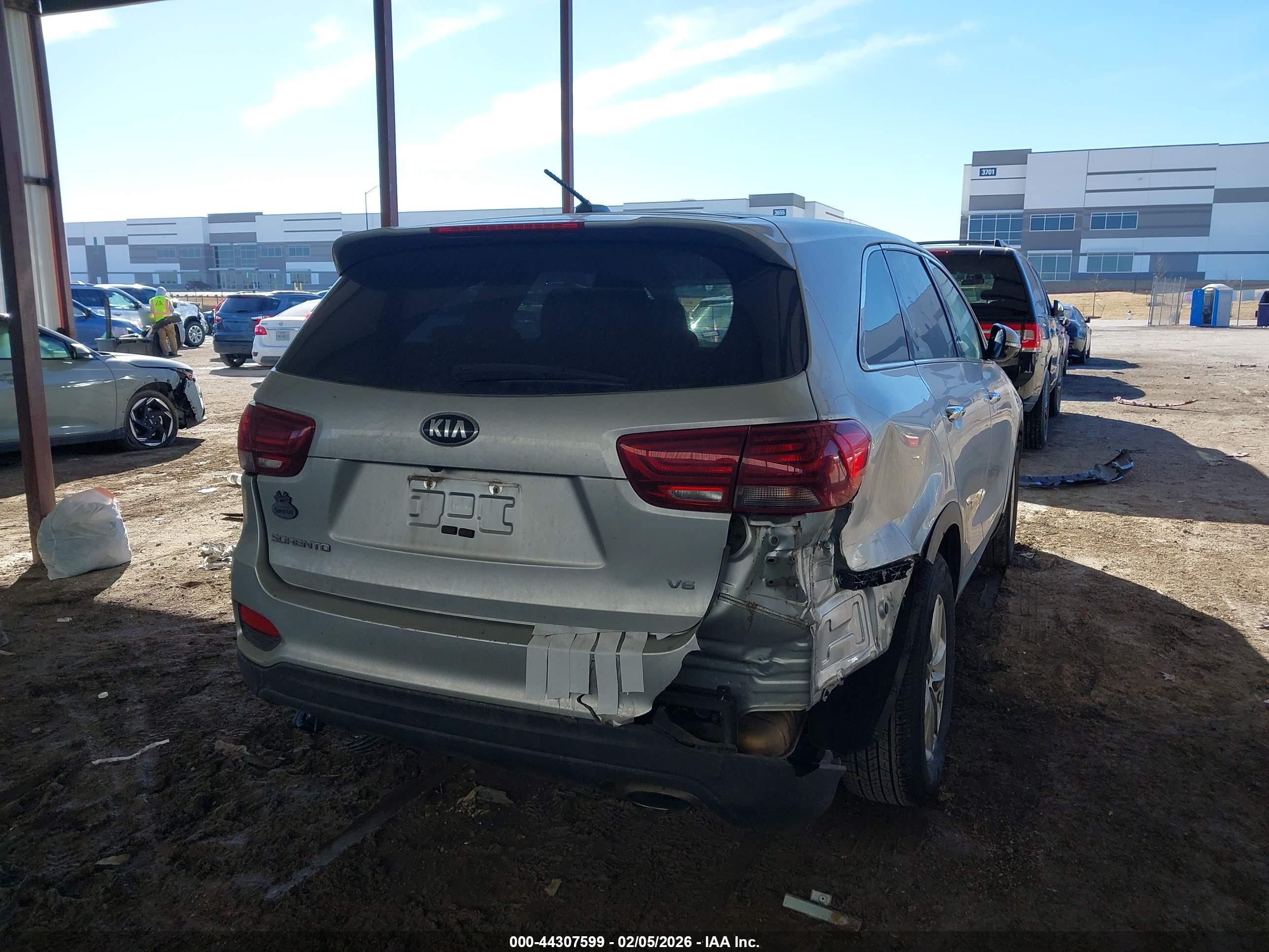 KIA SORENTO image 4