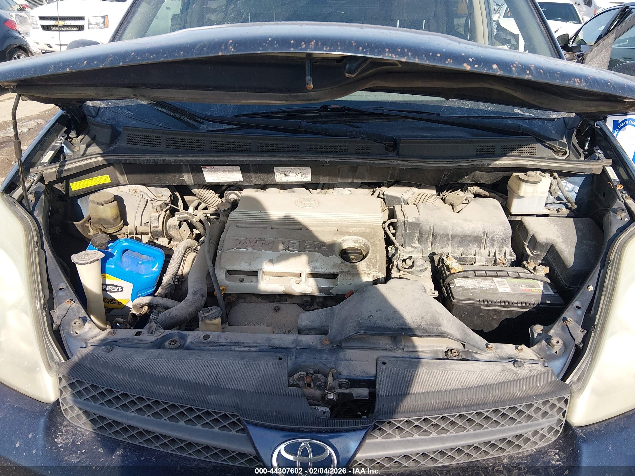 TOYOTA SIENNA image 10