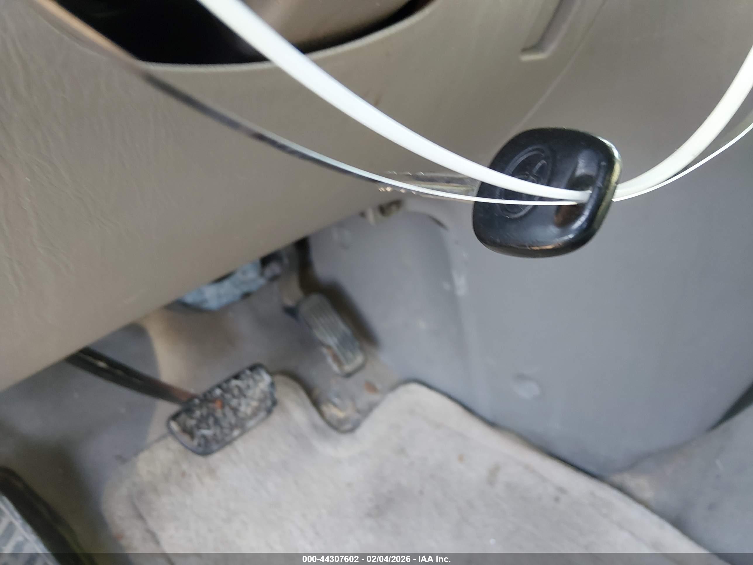 TOYOTA SIENNA image 11