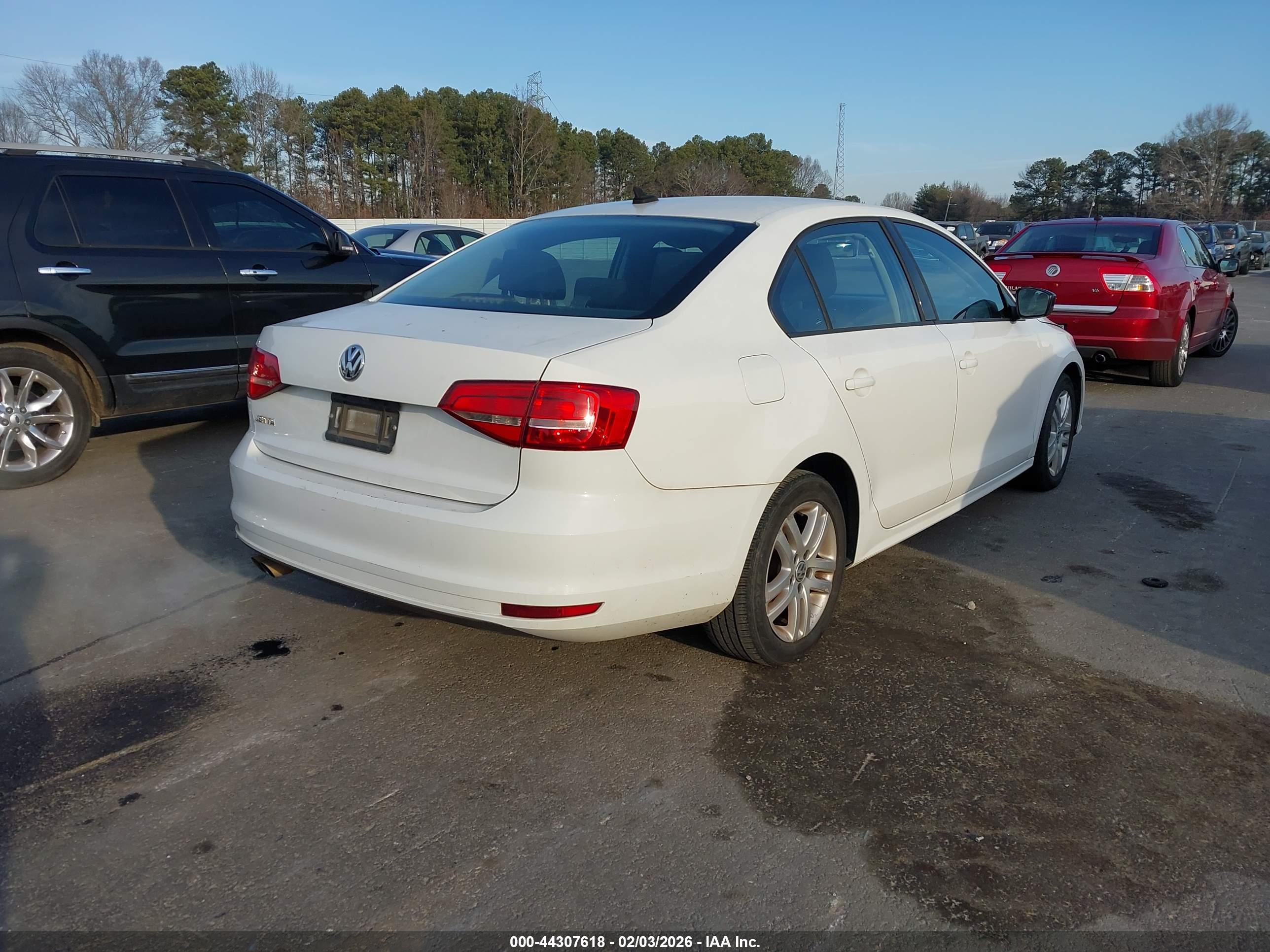 VOLKSWAGEN JETTA image 4