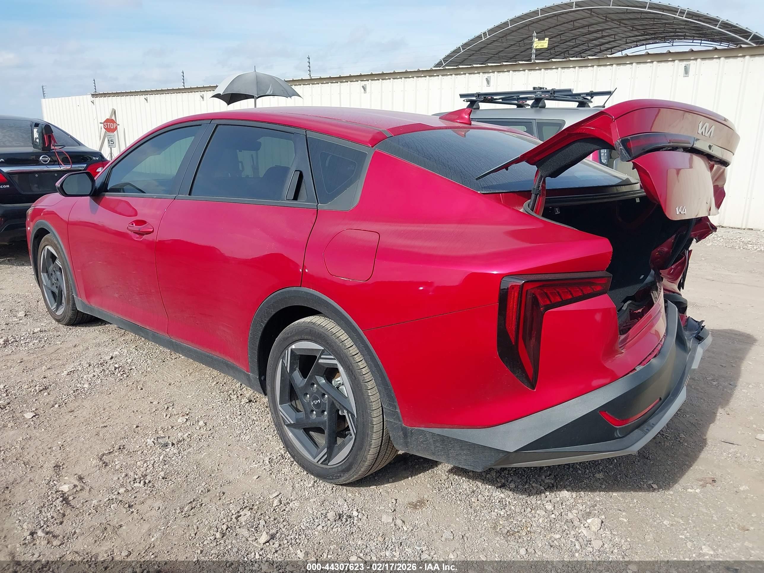 KIA K4 image 3