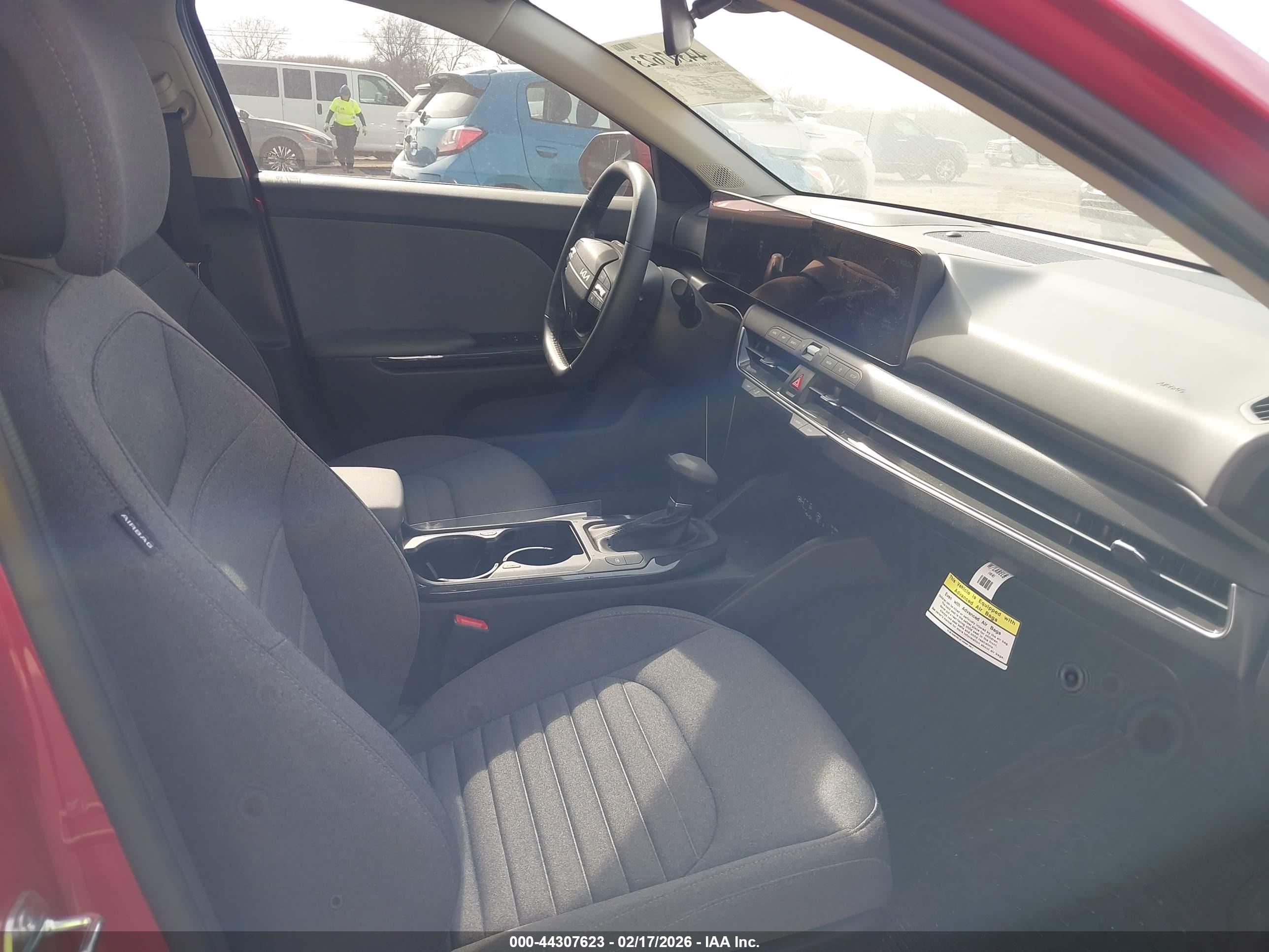KIA K4 image 5