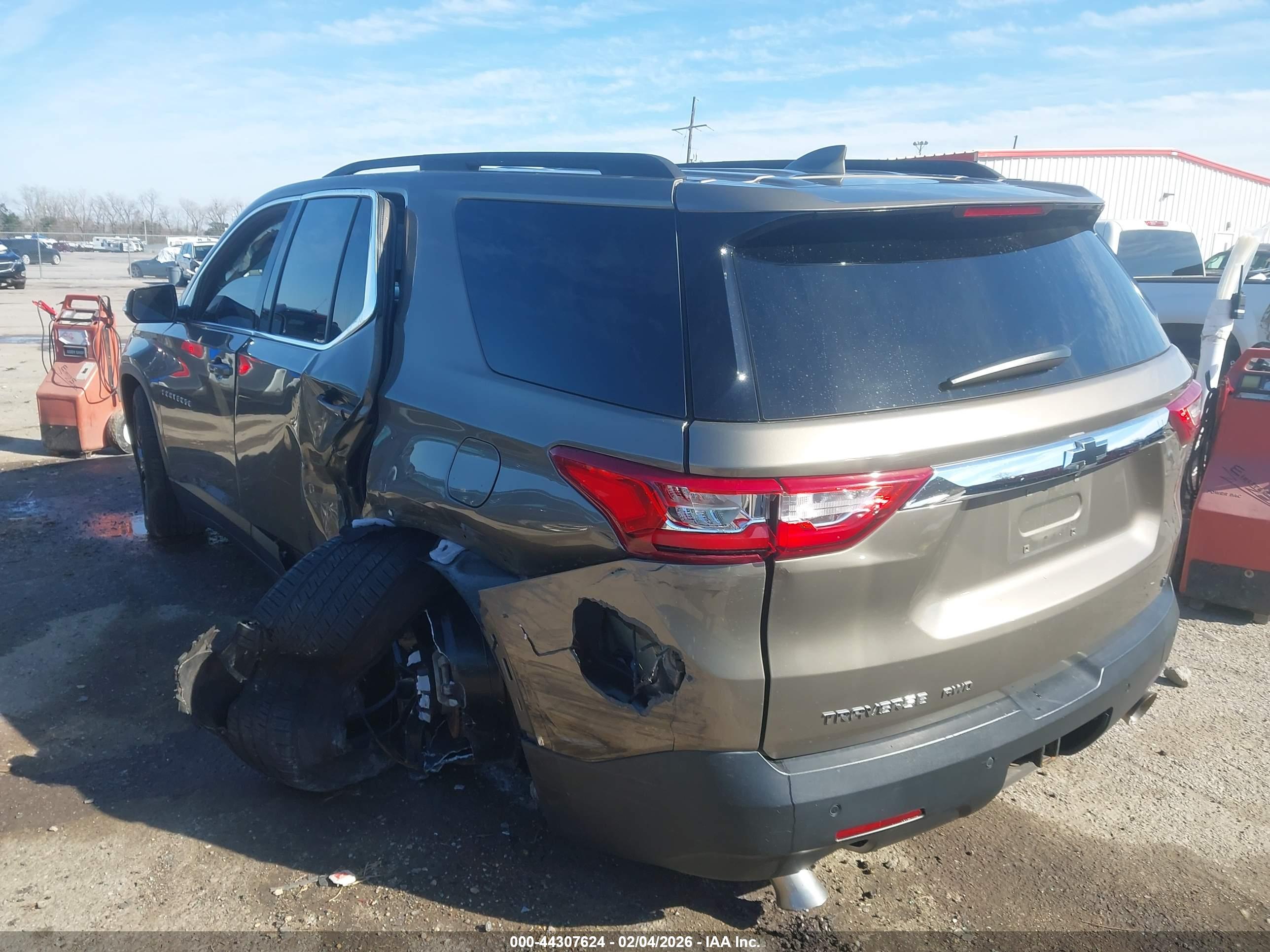 CHEVROLET TRAVERSE image 3