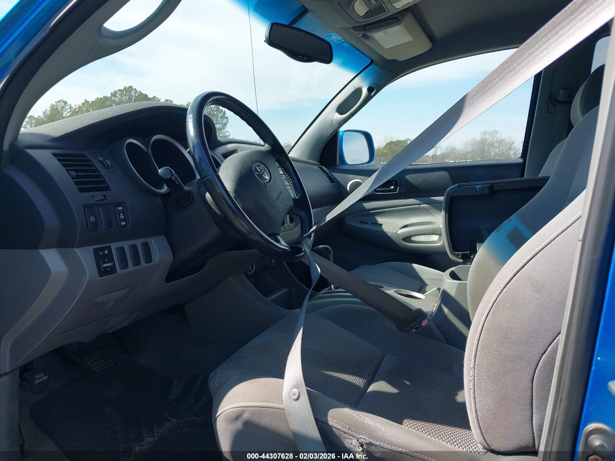 TOYOTA TACOMA image 5