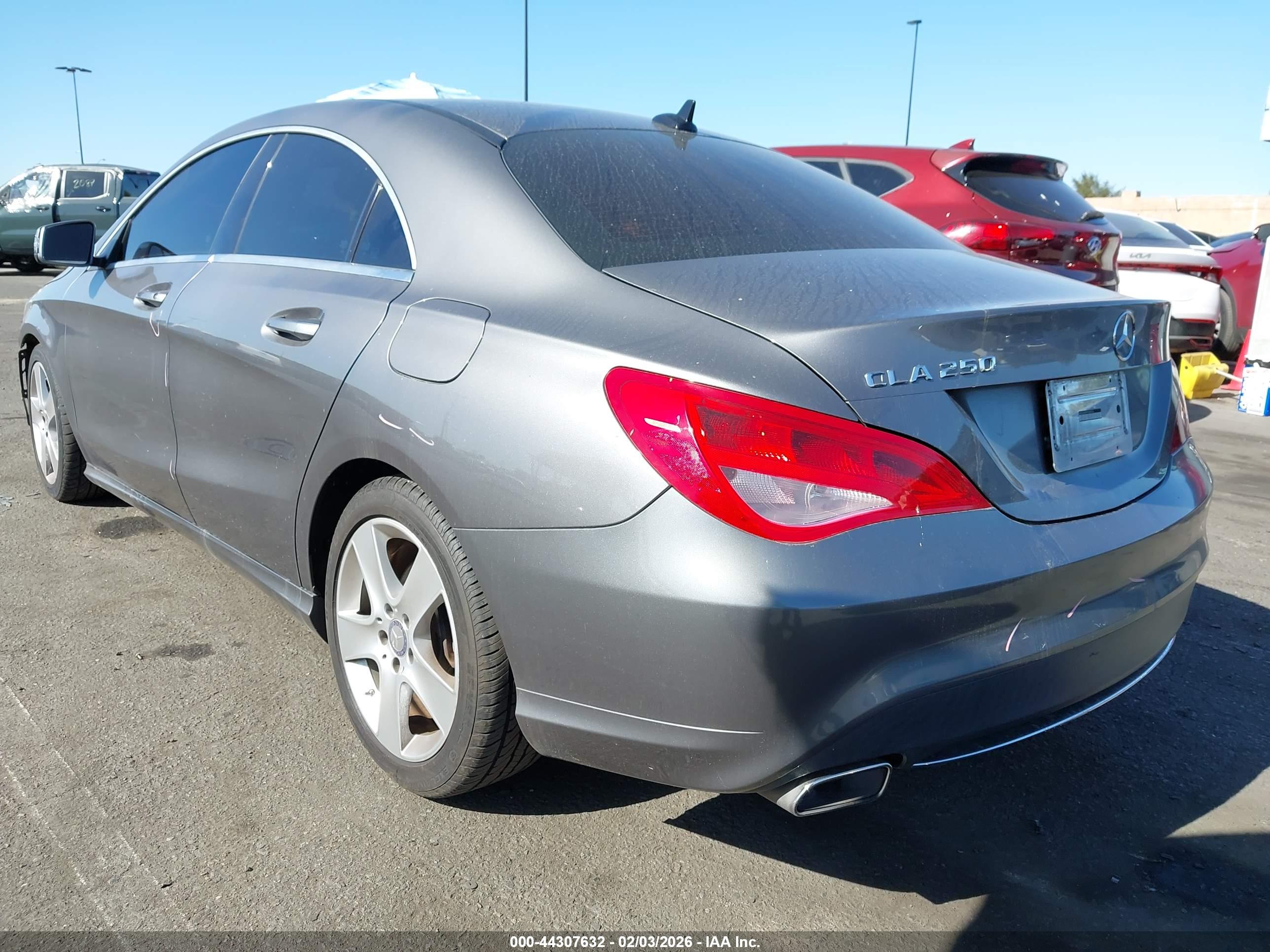 MERCEDES-BENZ CLA image 3
