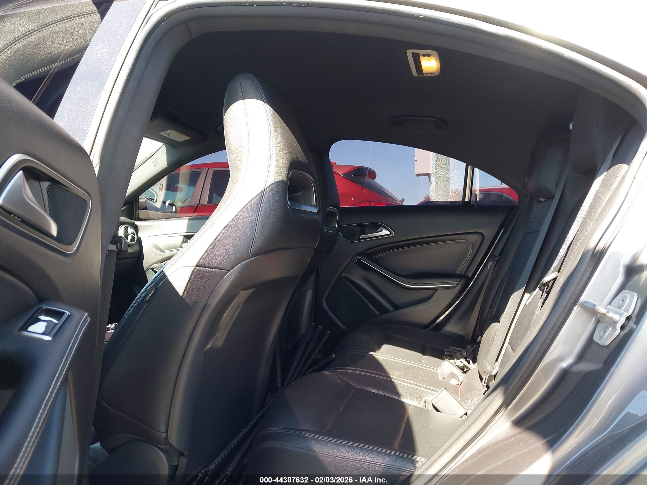 MERCEDES-BENZ CLA image 8