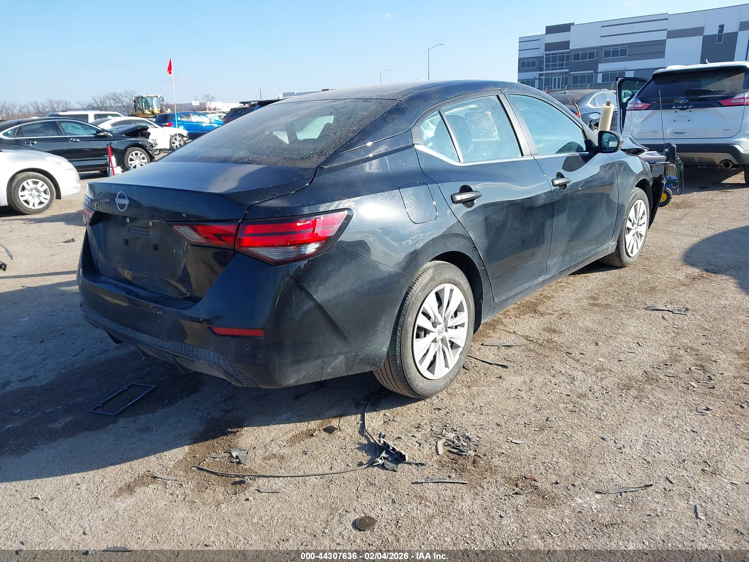 NISSAN SENTRA image 4