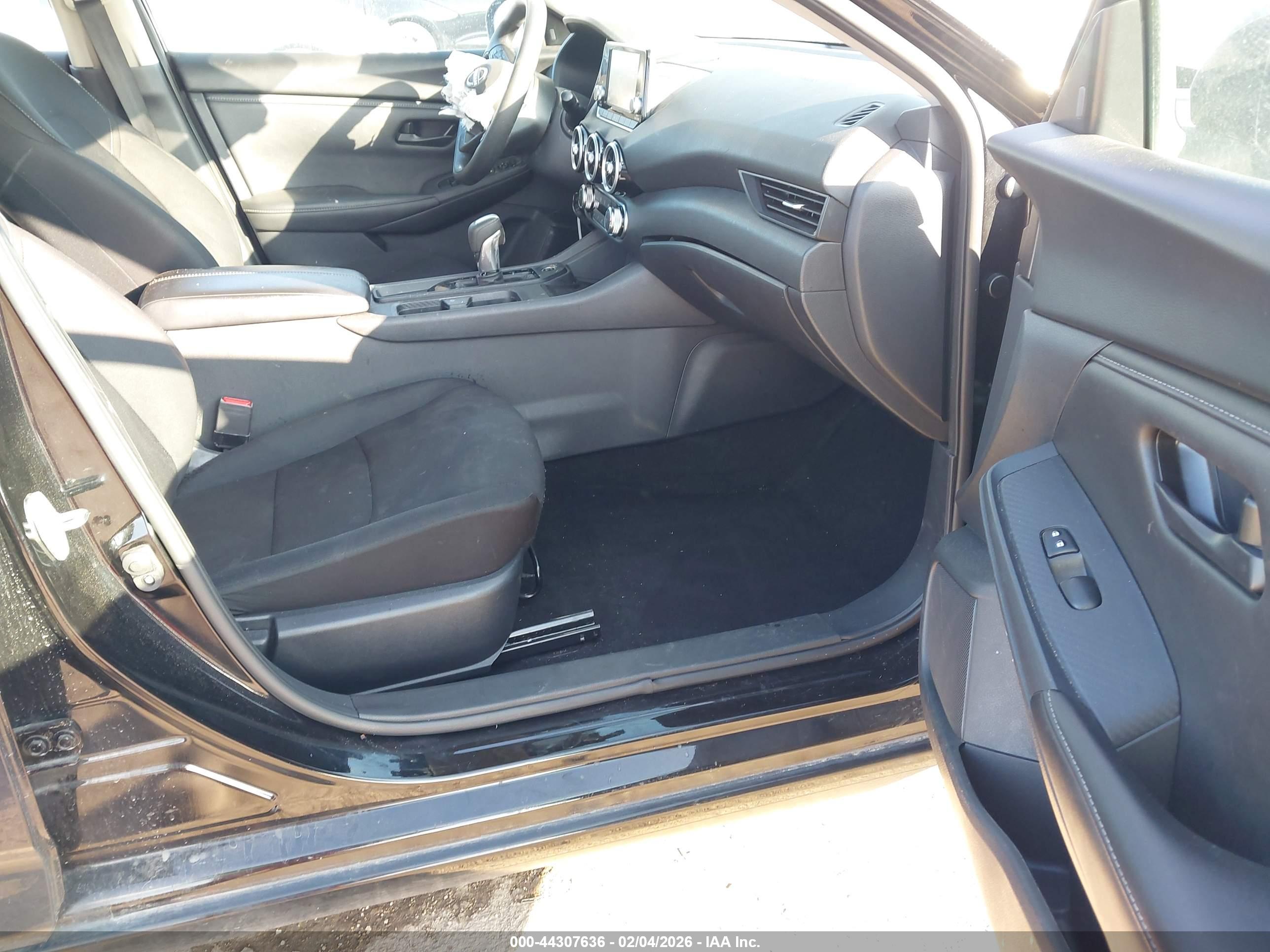 NISSAN SENTRA image 5