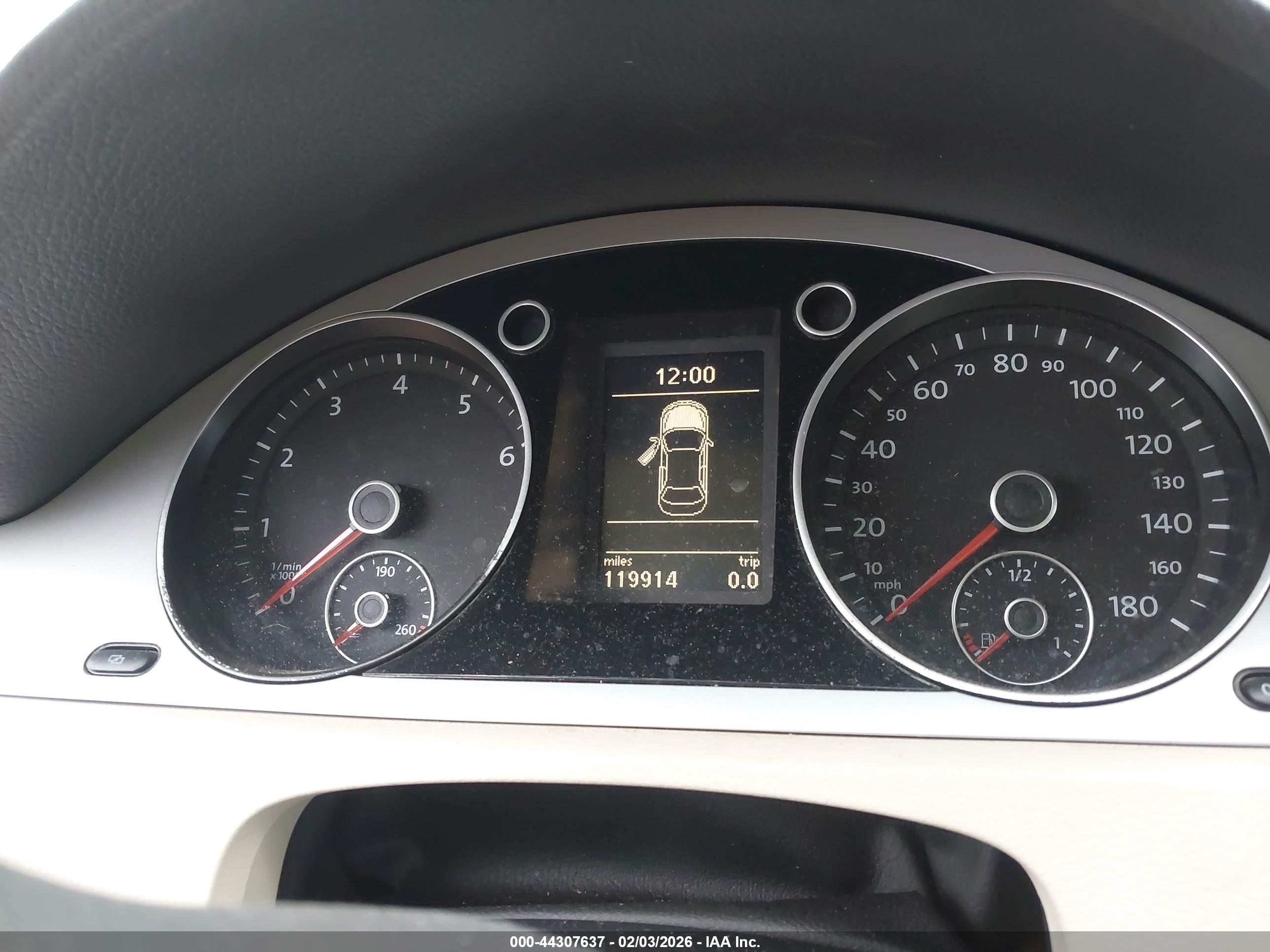 VOLKSWAGEN CC image 7