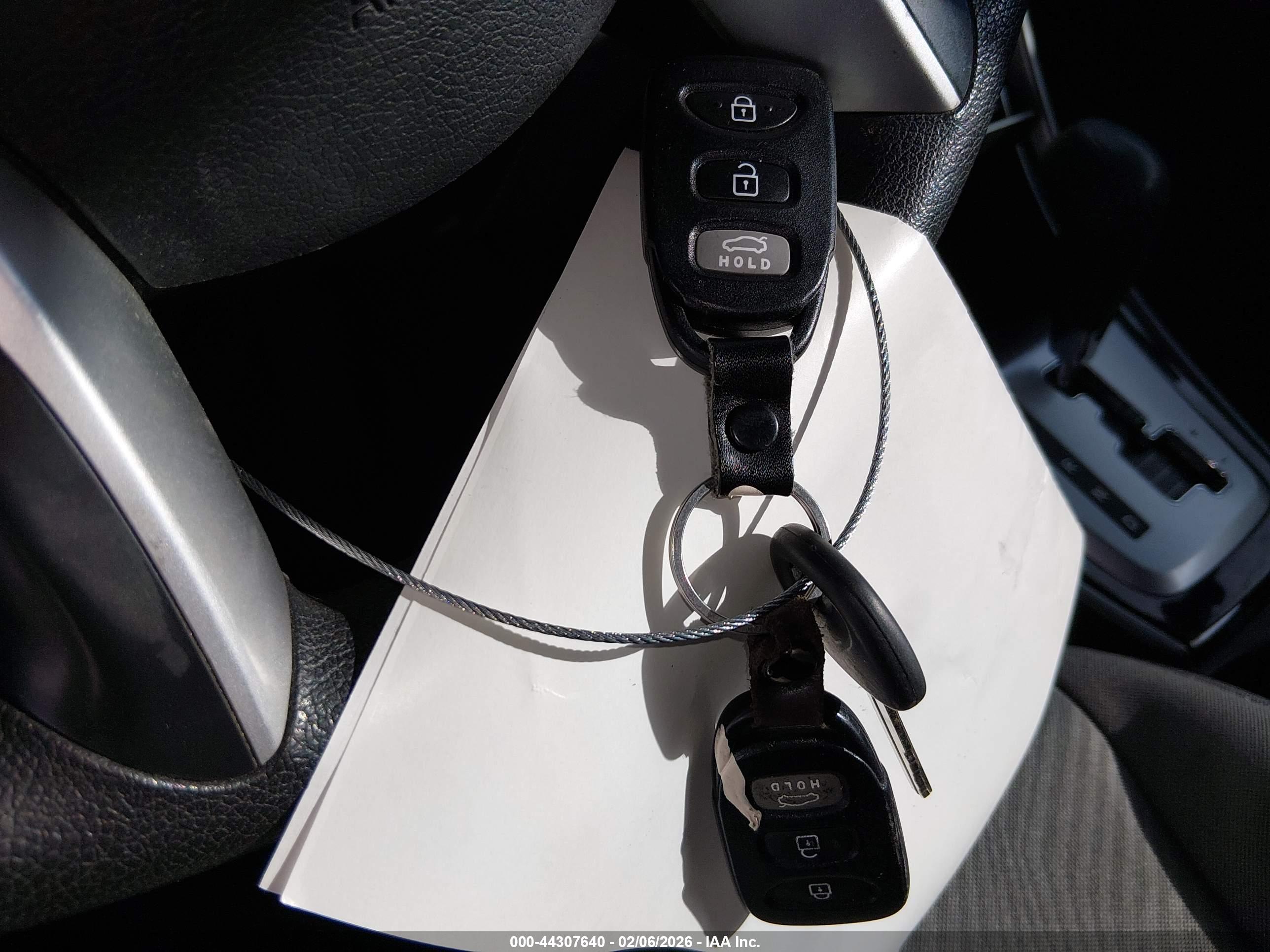 HYUNDAI ELANTRA image 11