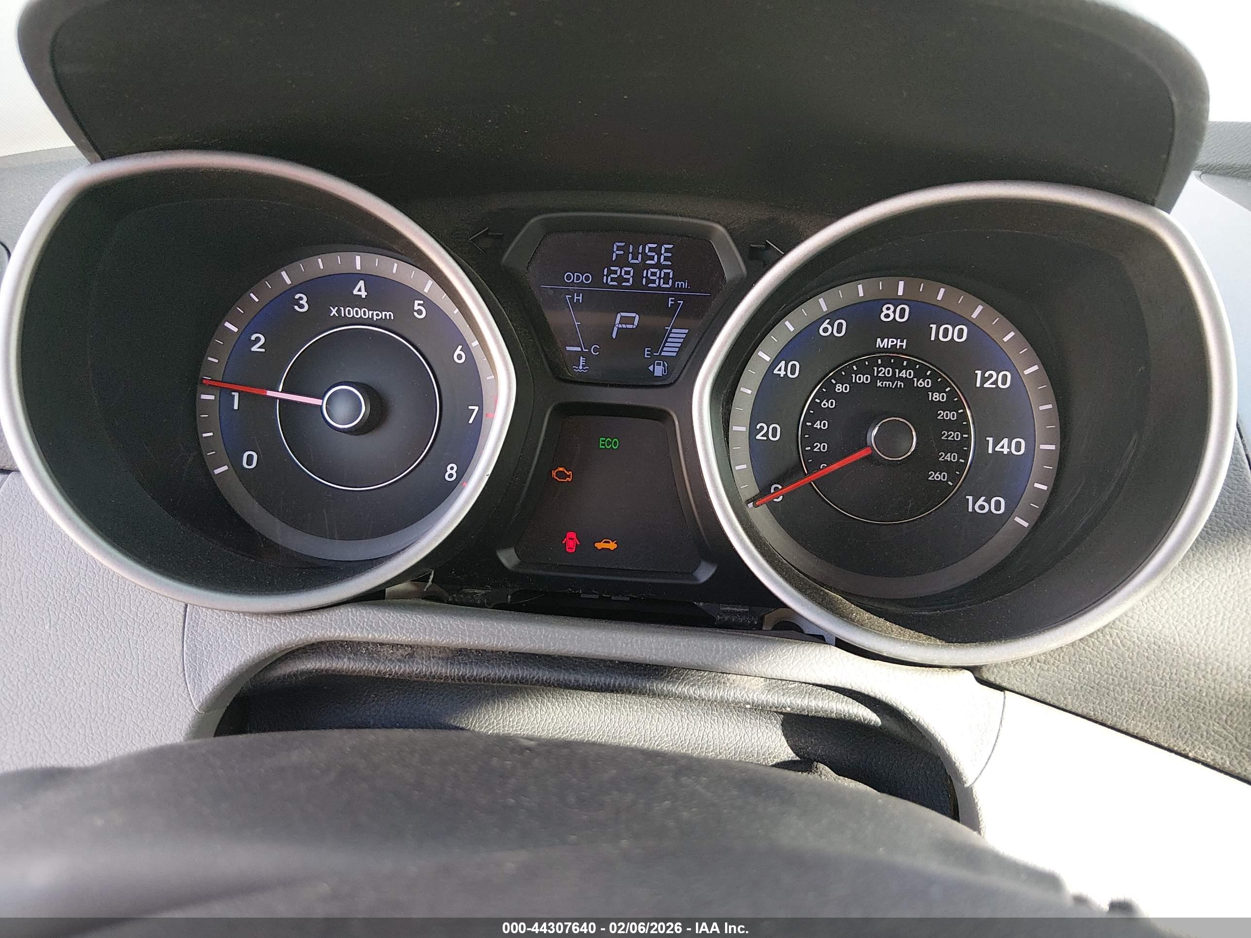 HYUNDAI ELANTRA image 7