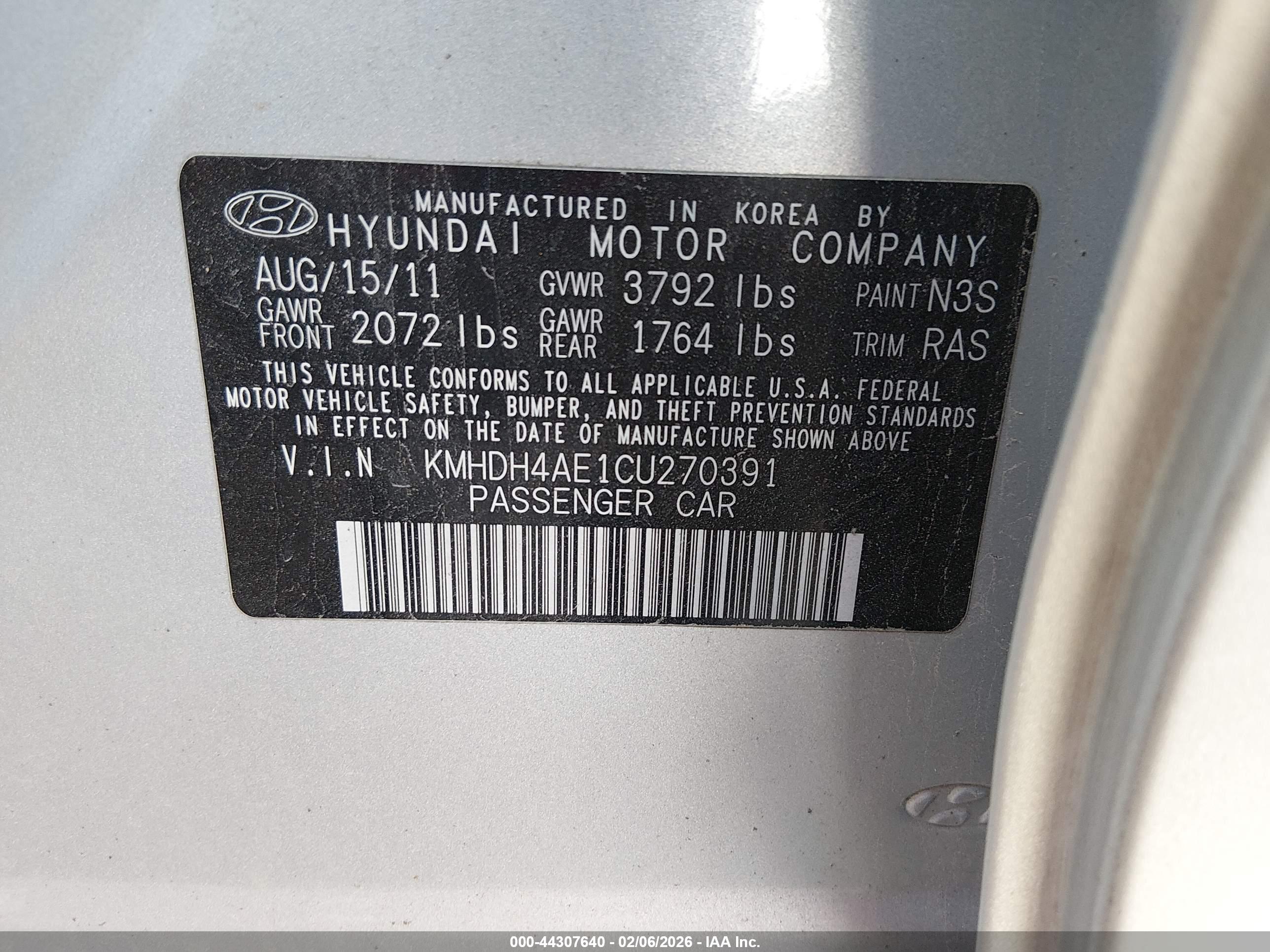HYUNDAI ELANTRA image 9