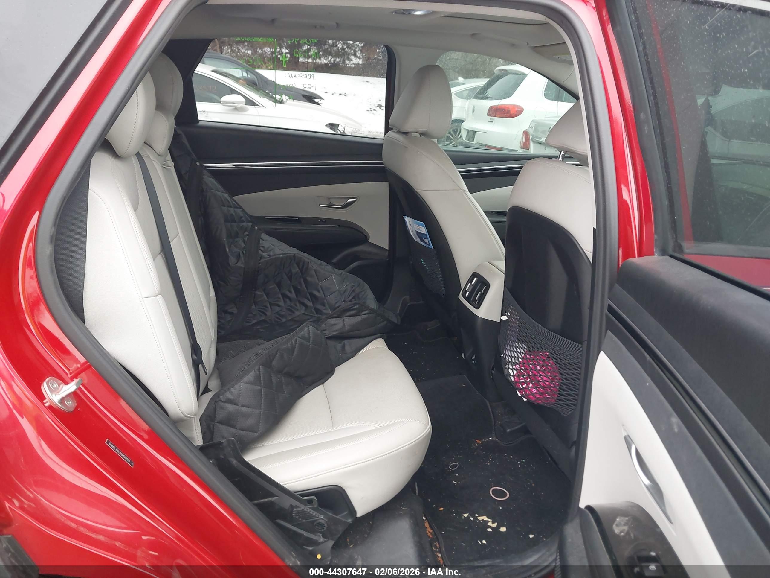 HYUNDAI TUCSON image 8