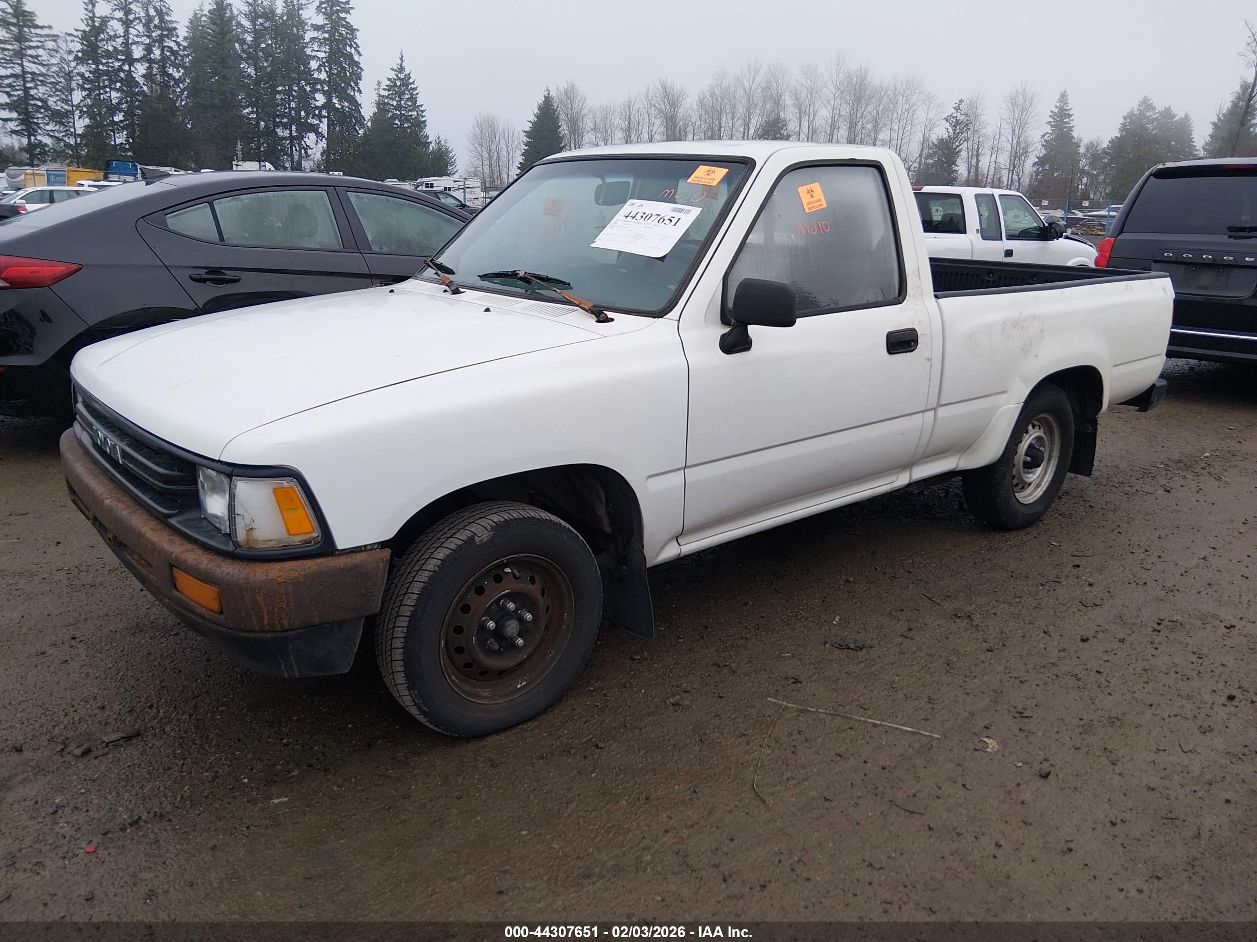 TOYOTA PICKUP image 2