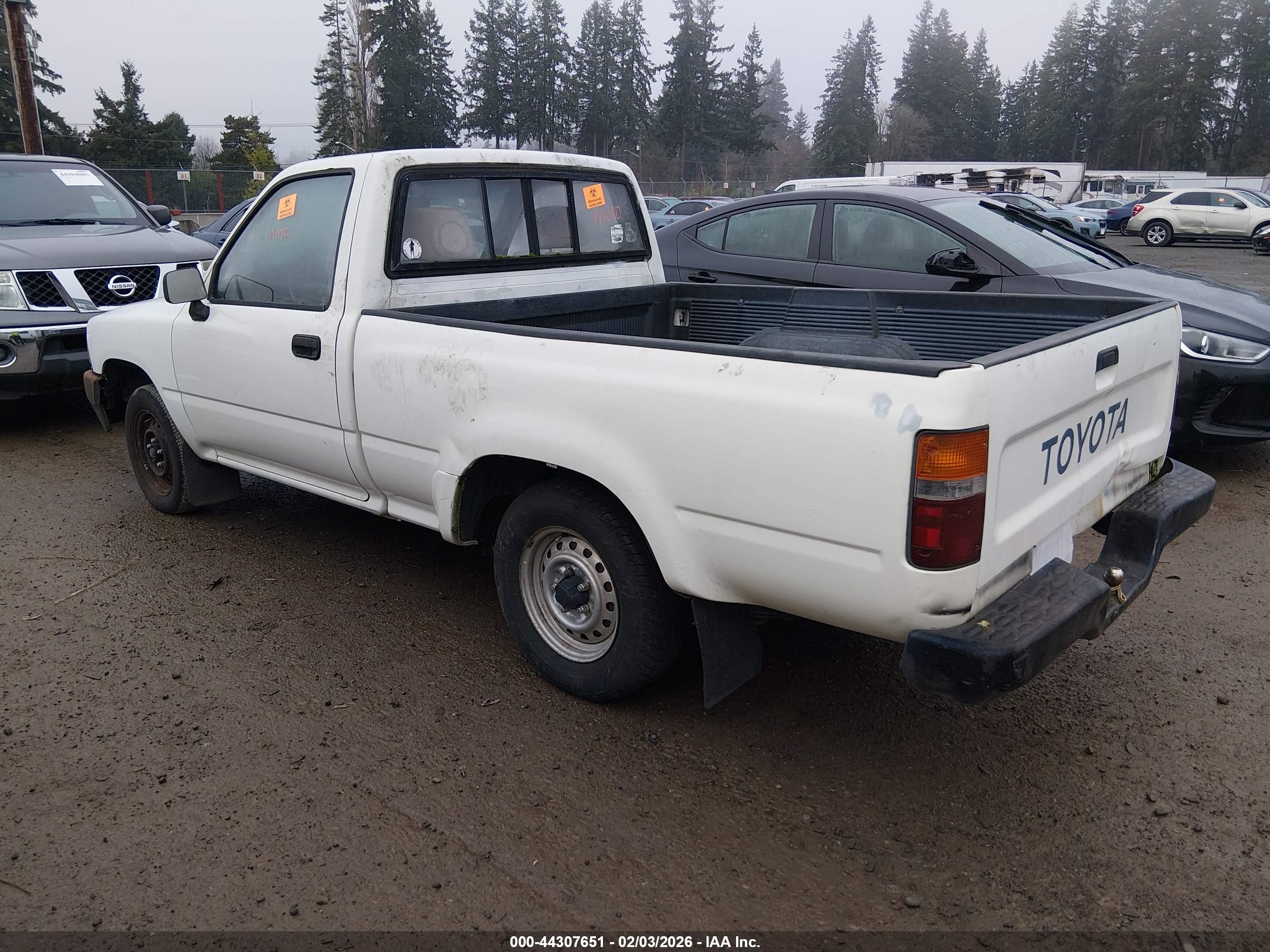 TOYOTA PICKUP image 3