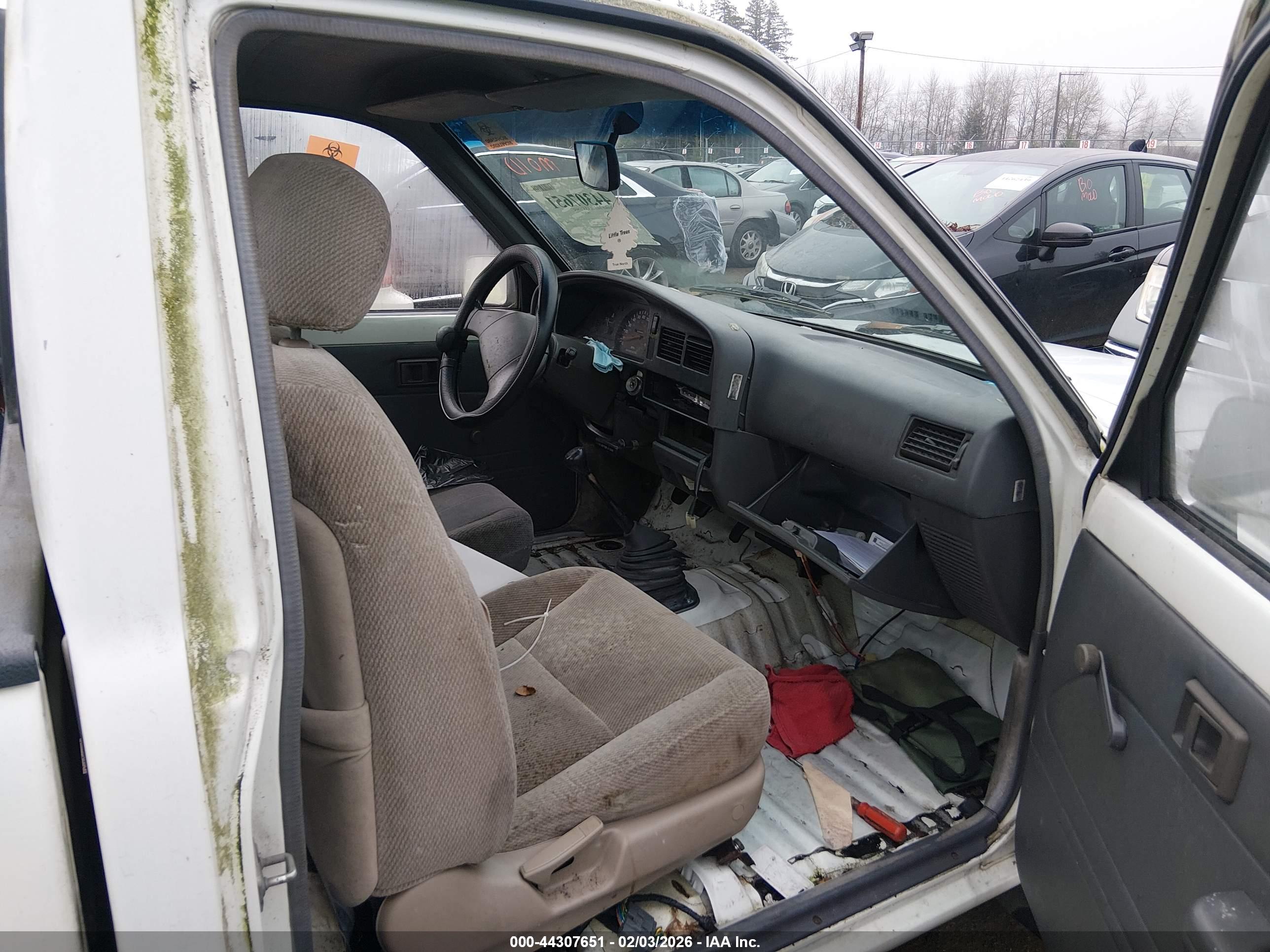 TOYOTA PICKUP image 5