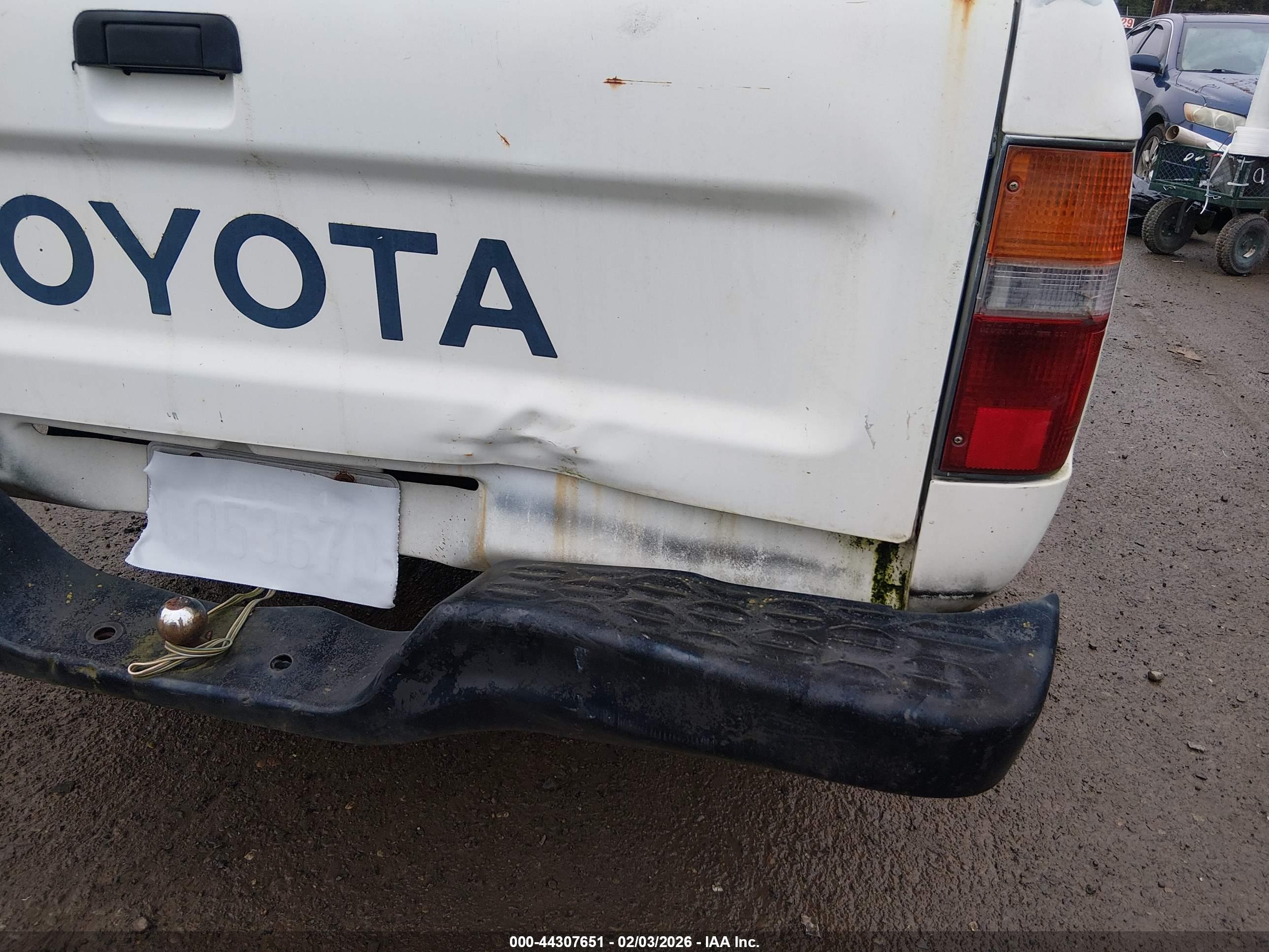 TOYOTA PICKUP image 6