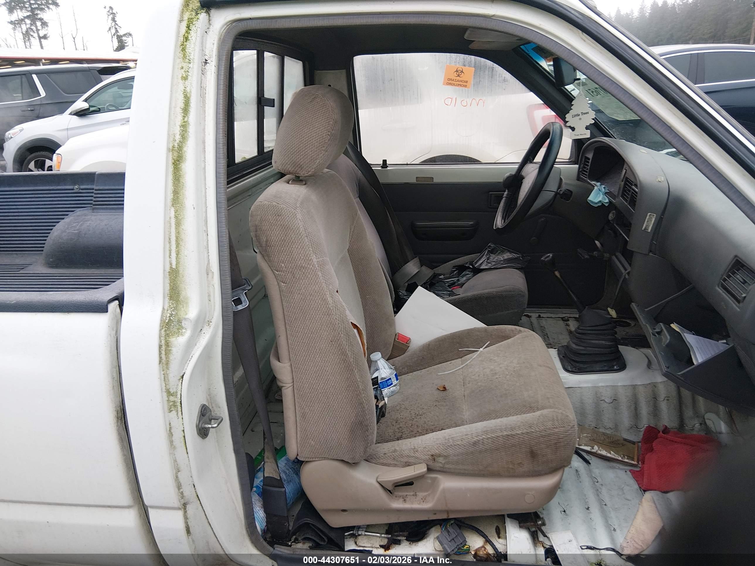 TOYOTA PICKUP image 8