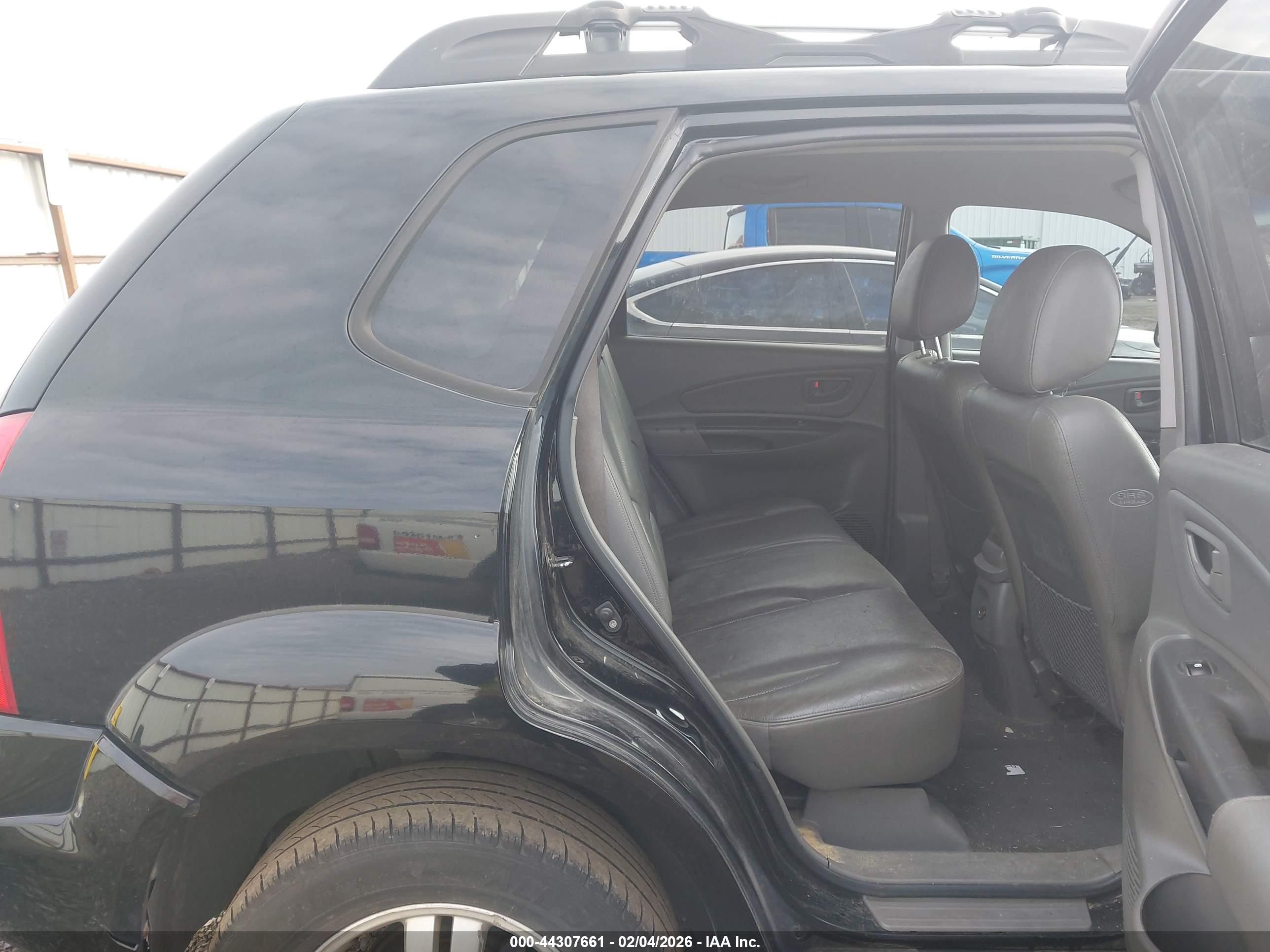 HYUNDAI TUCSON image 8