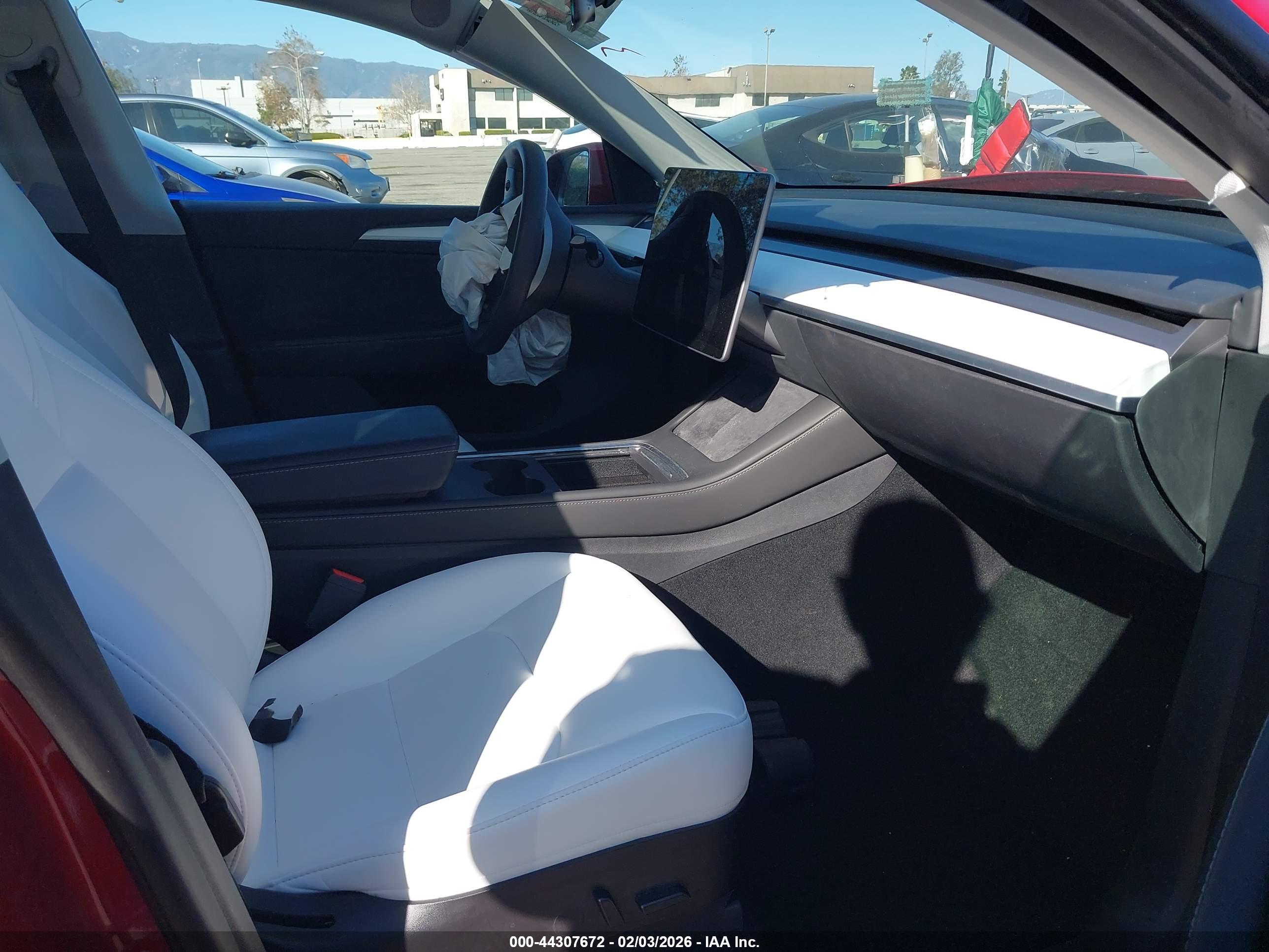 TESLA MODEL image 5