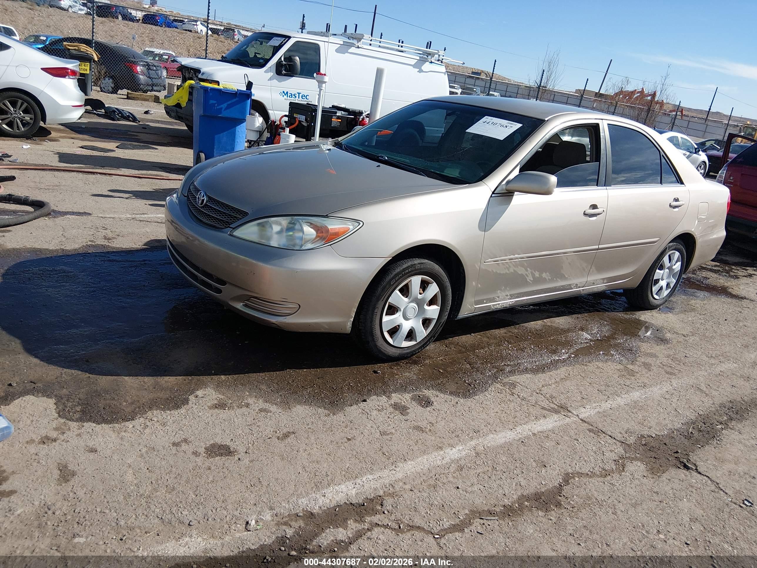 TOYOTA CAMRY image 2